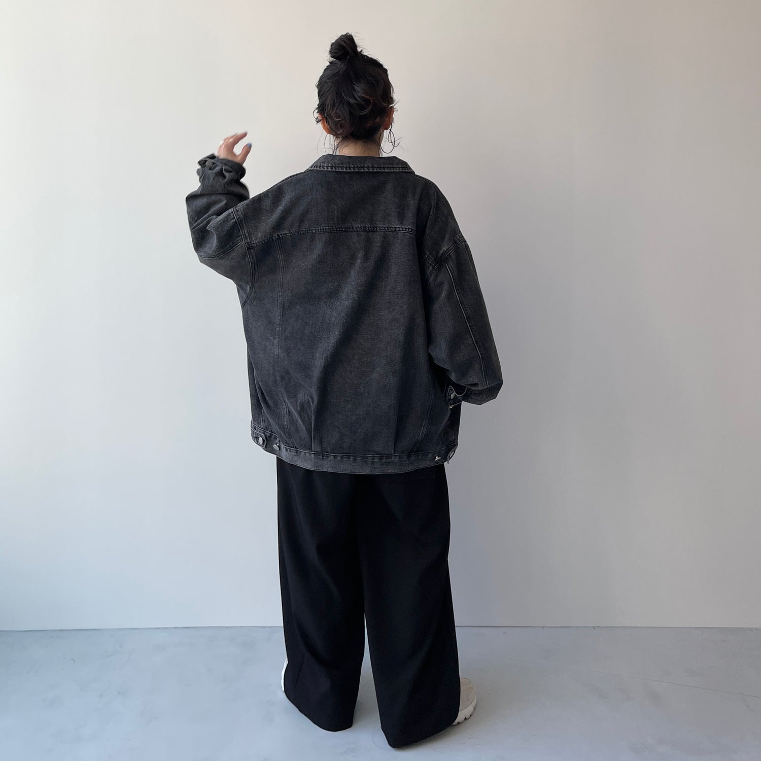 perfect silhouette buddy denim jacket / black
