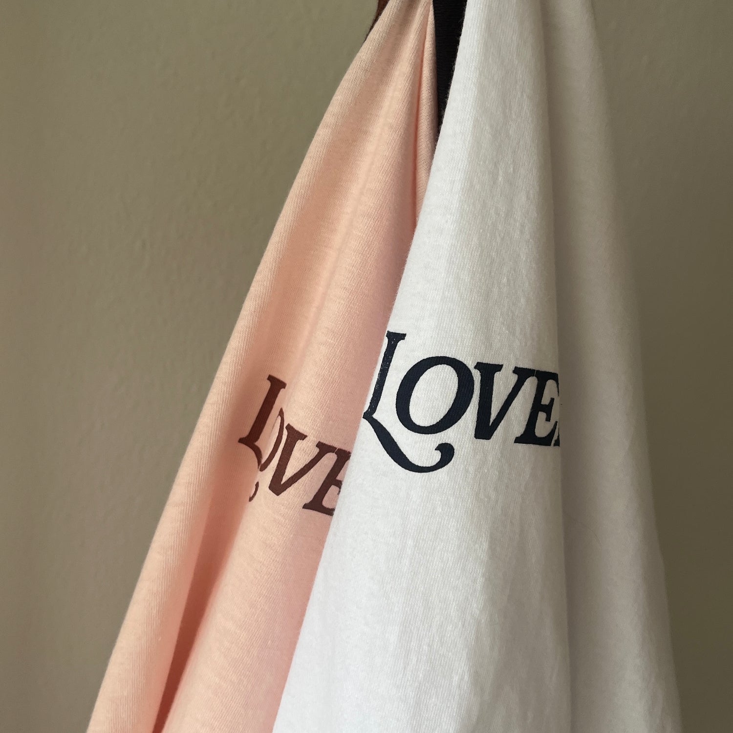 " LOVER " tee / ivory