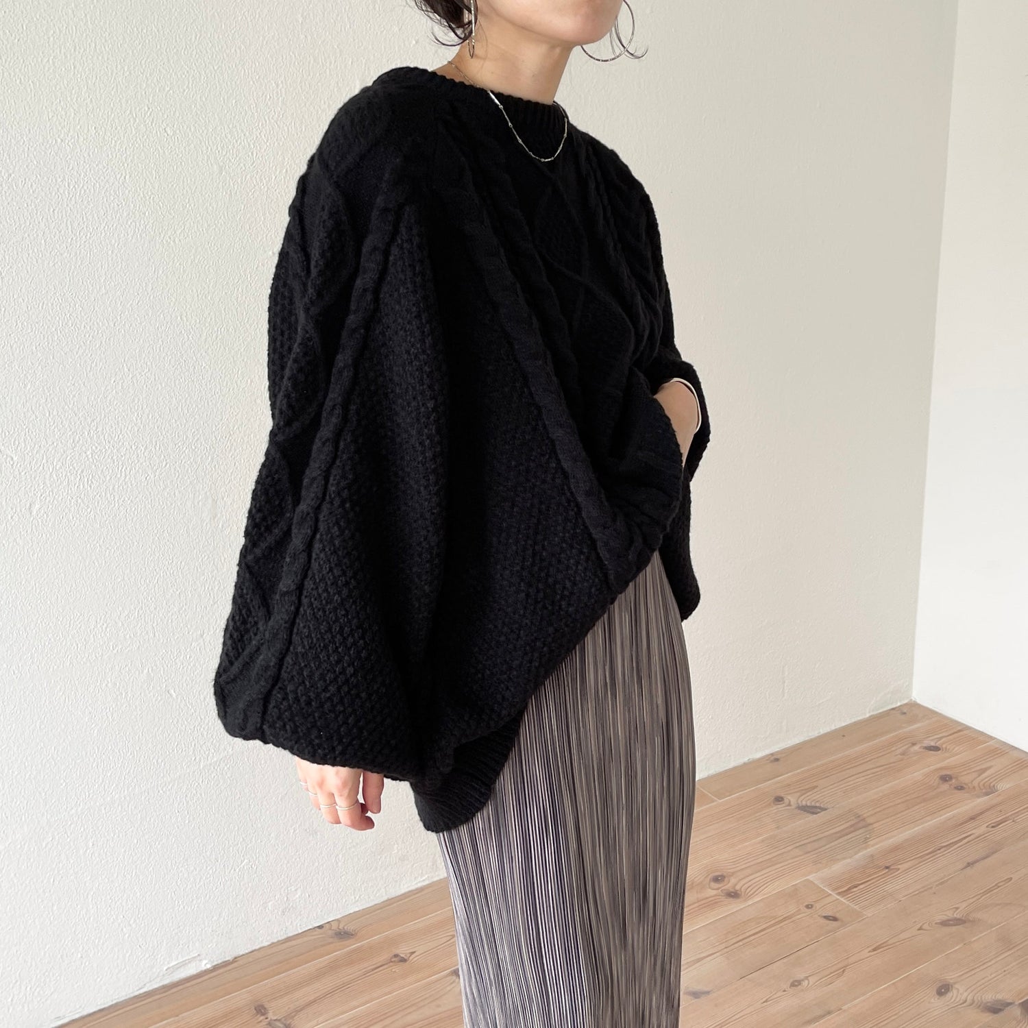 【SAMPLE】volume sleeve cable knit / black
