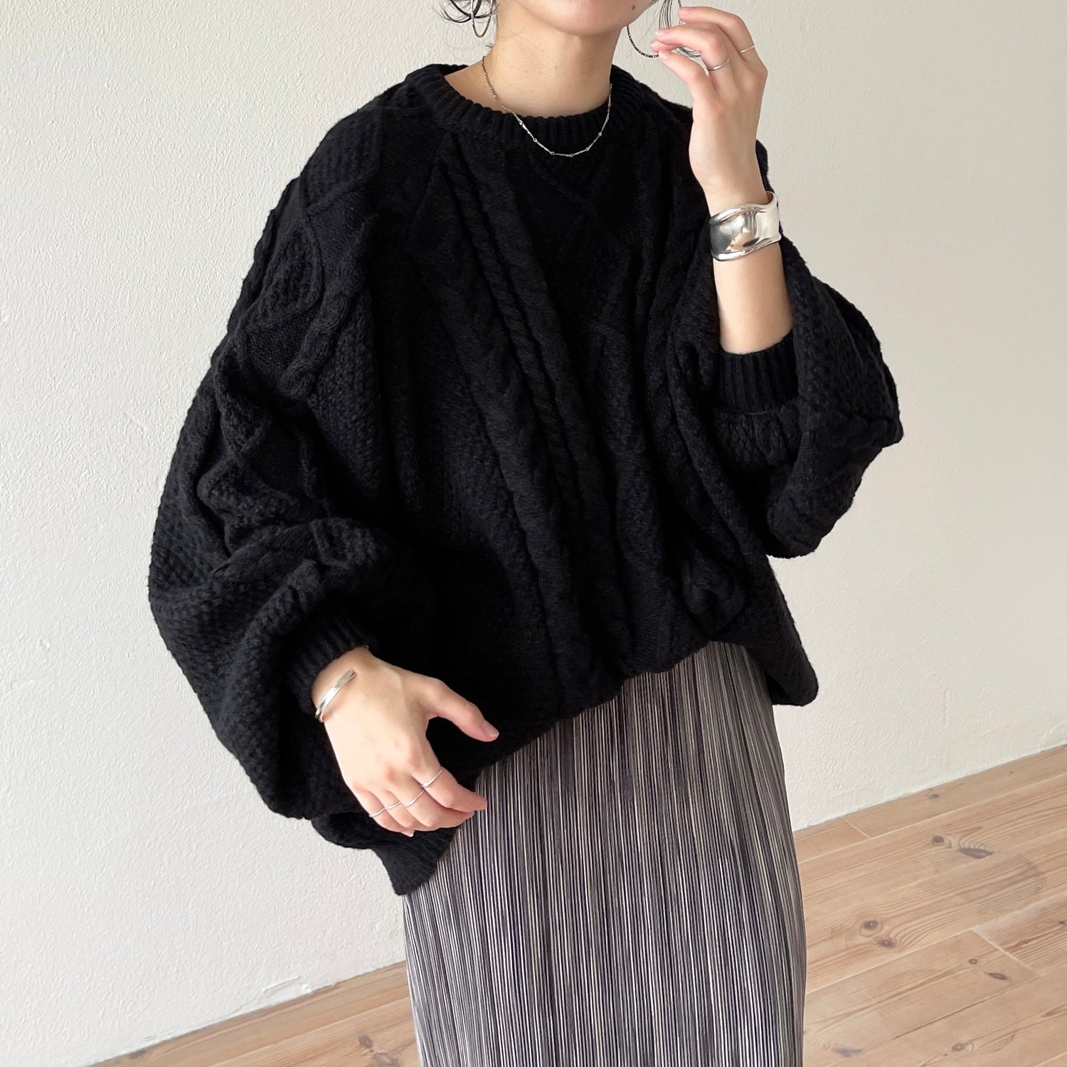 【SAMPLE】volume sleeve cable knit / black