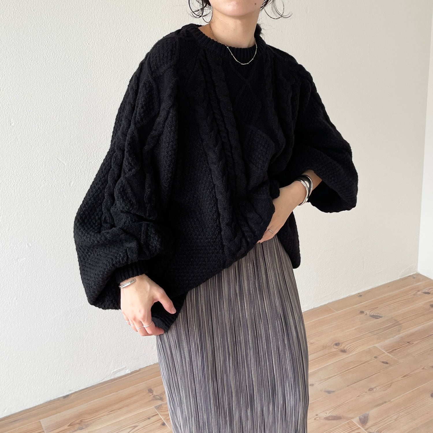 【SAMPLE】volume sleeve cable knit / black