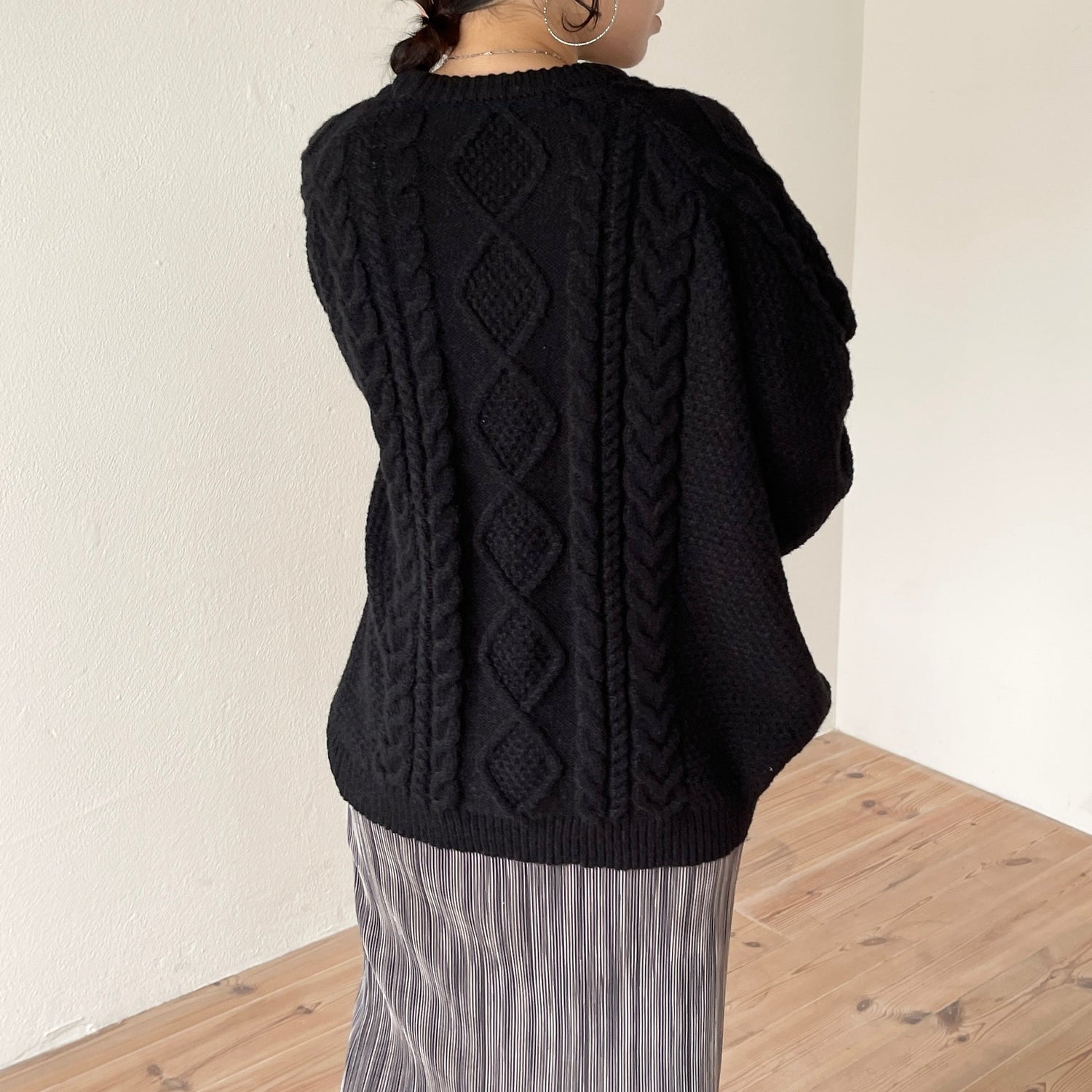 【SAMPLE】volume sleeve cable knit / black