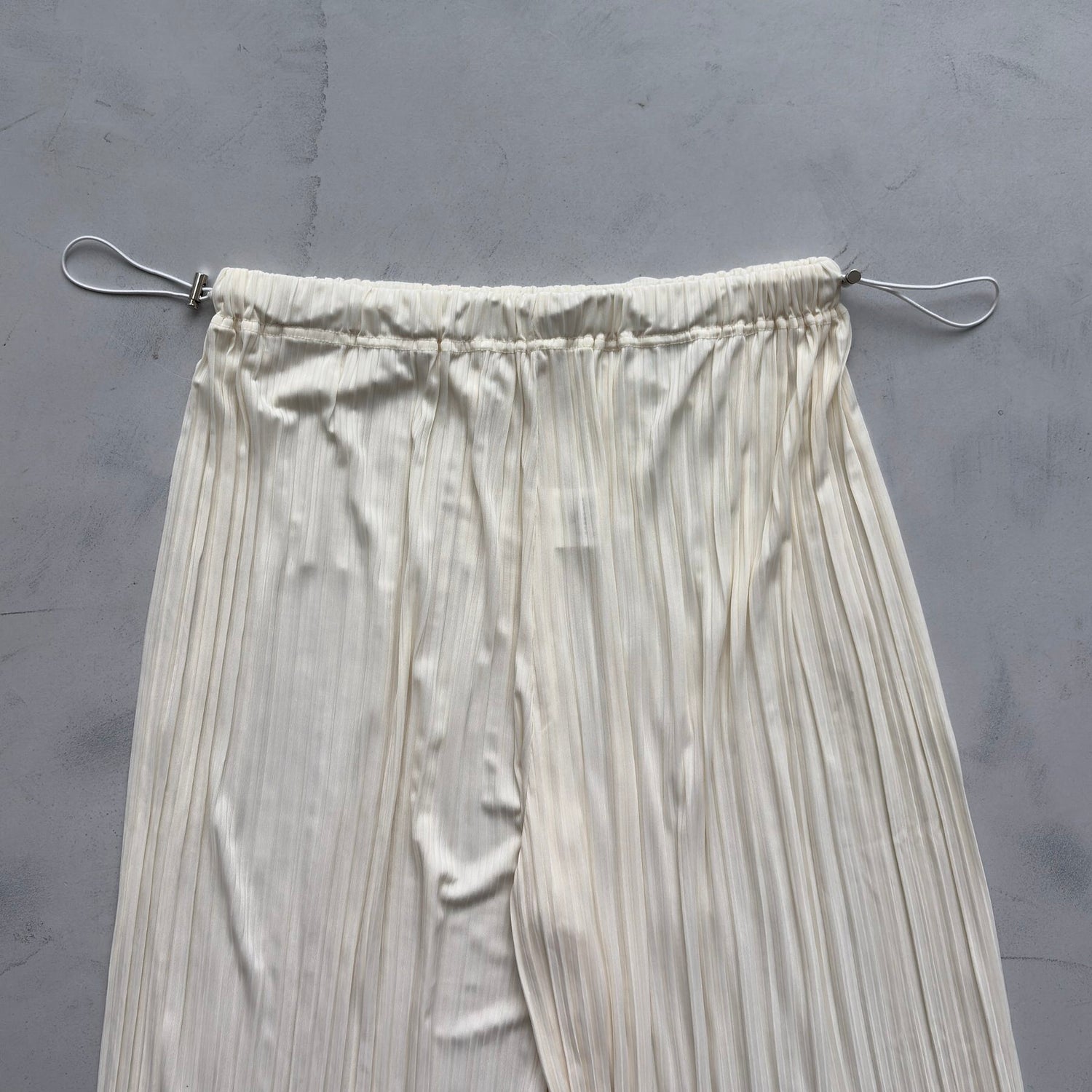 【SAMPLE】waist adjuster pleats pants / ivory