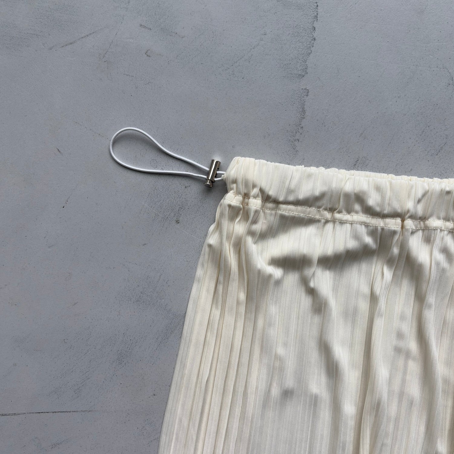 【SAMPLE】waist adjuster pleats pants / ivory