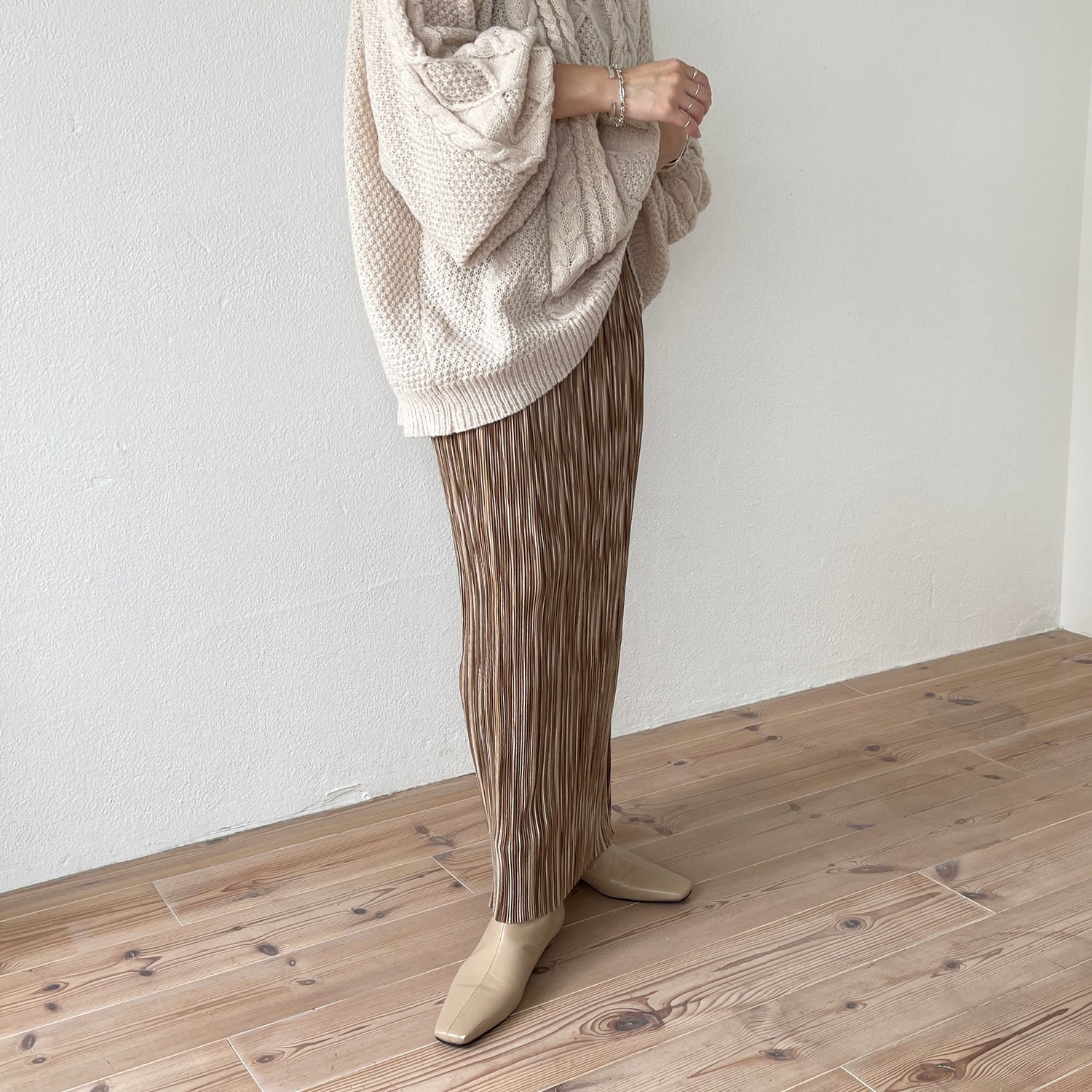 daily daily super stretch pleats skirt / mont blanc