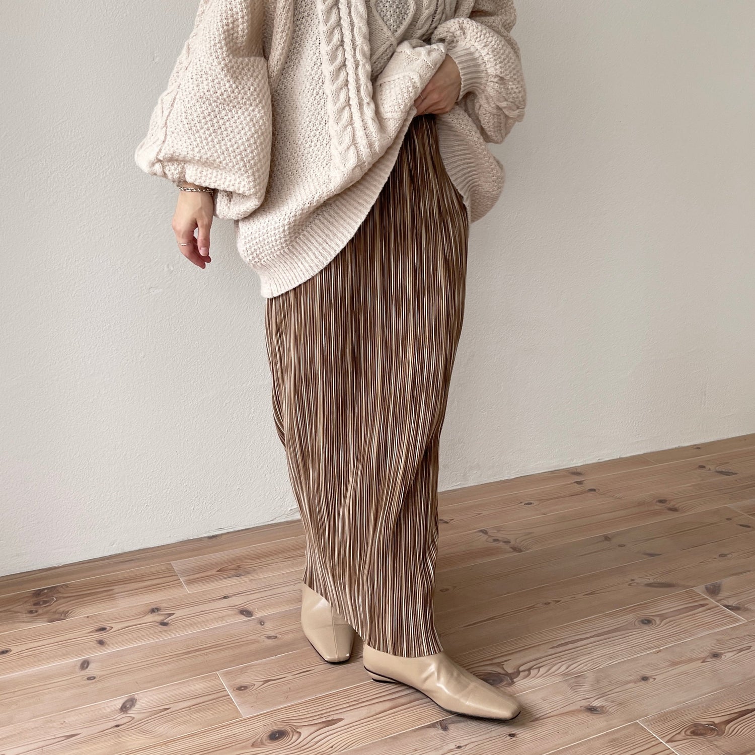 【SAMPLE】daily daily super stretch pleats skirt / mont blanc