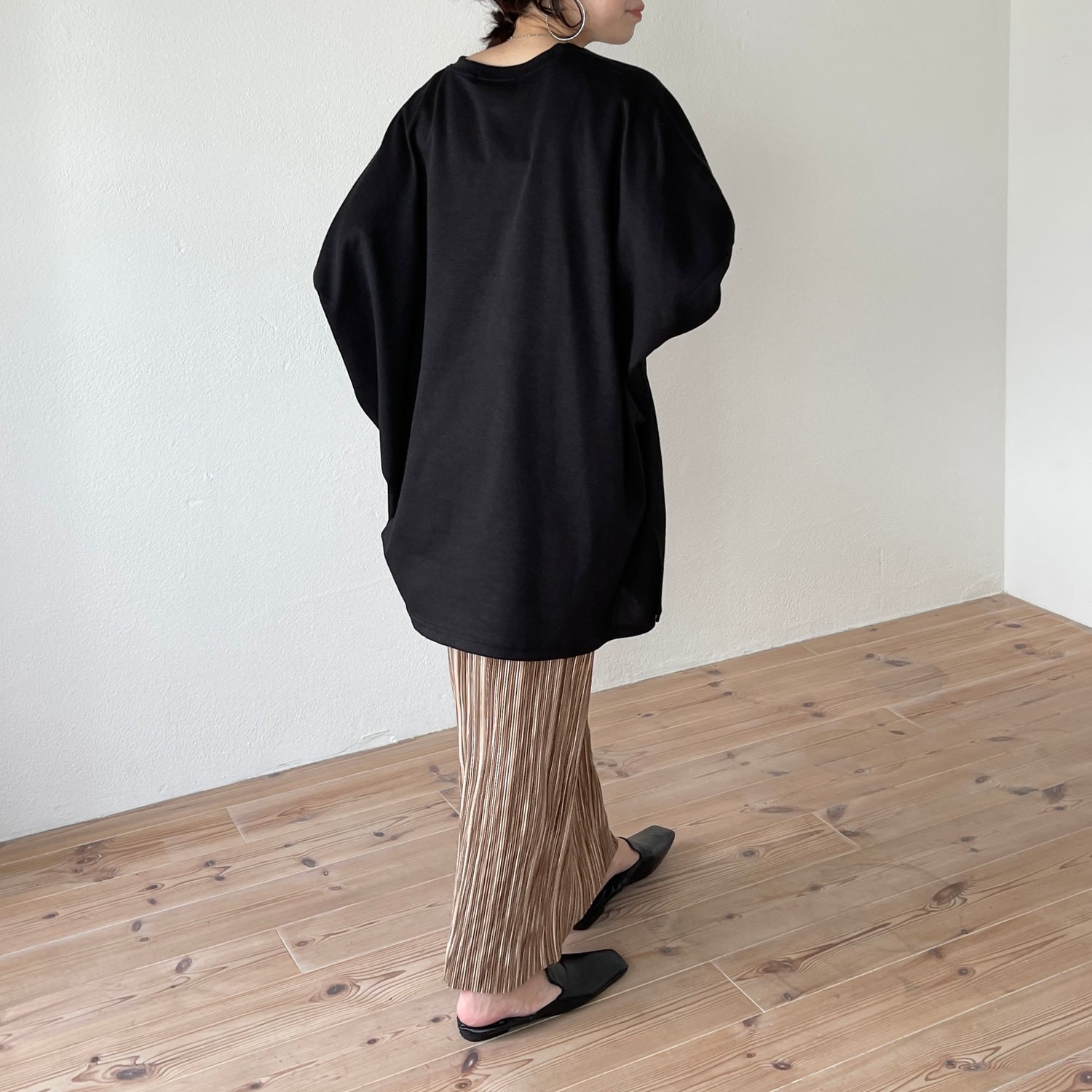 daily daily super stretch pleats skirt / mont blanc