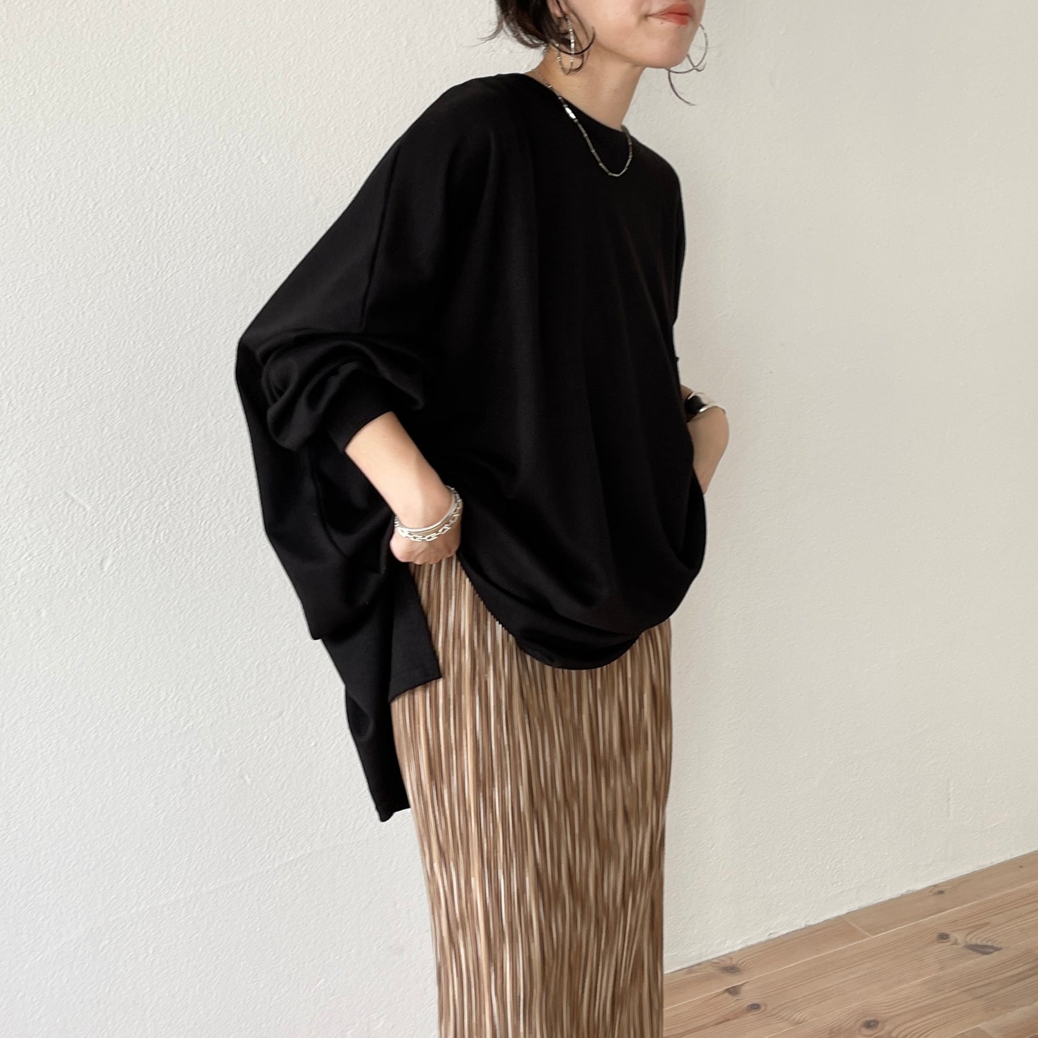 super loose light sweatee / black