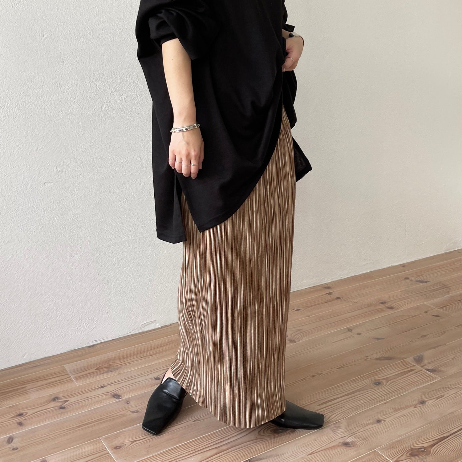 【SAMPLE】daily daily super stretch pleats skirt / mont blanc
