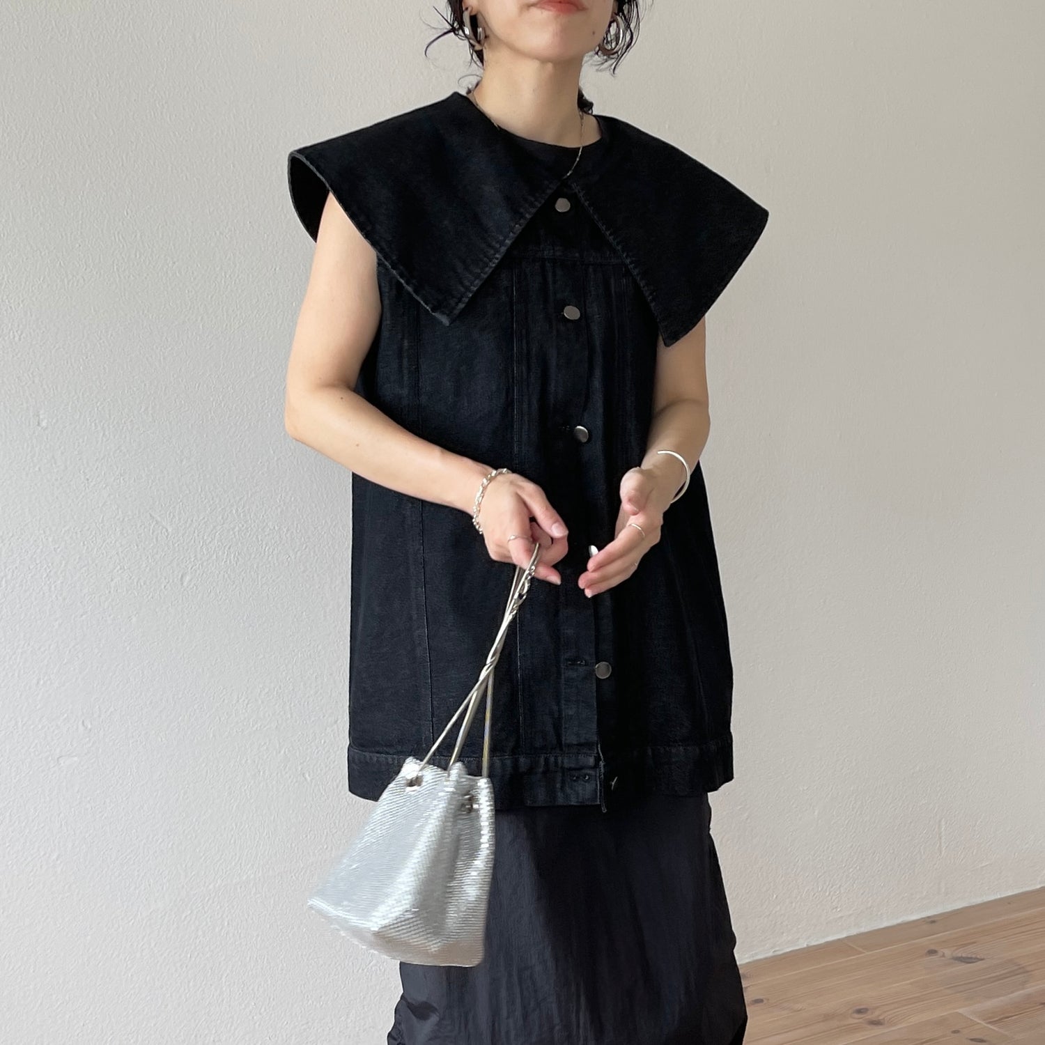 vintage like big collar denim vest / black