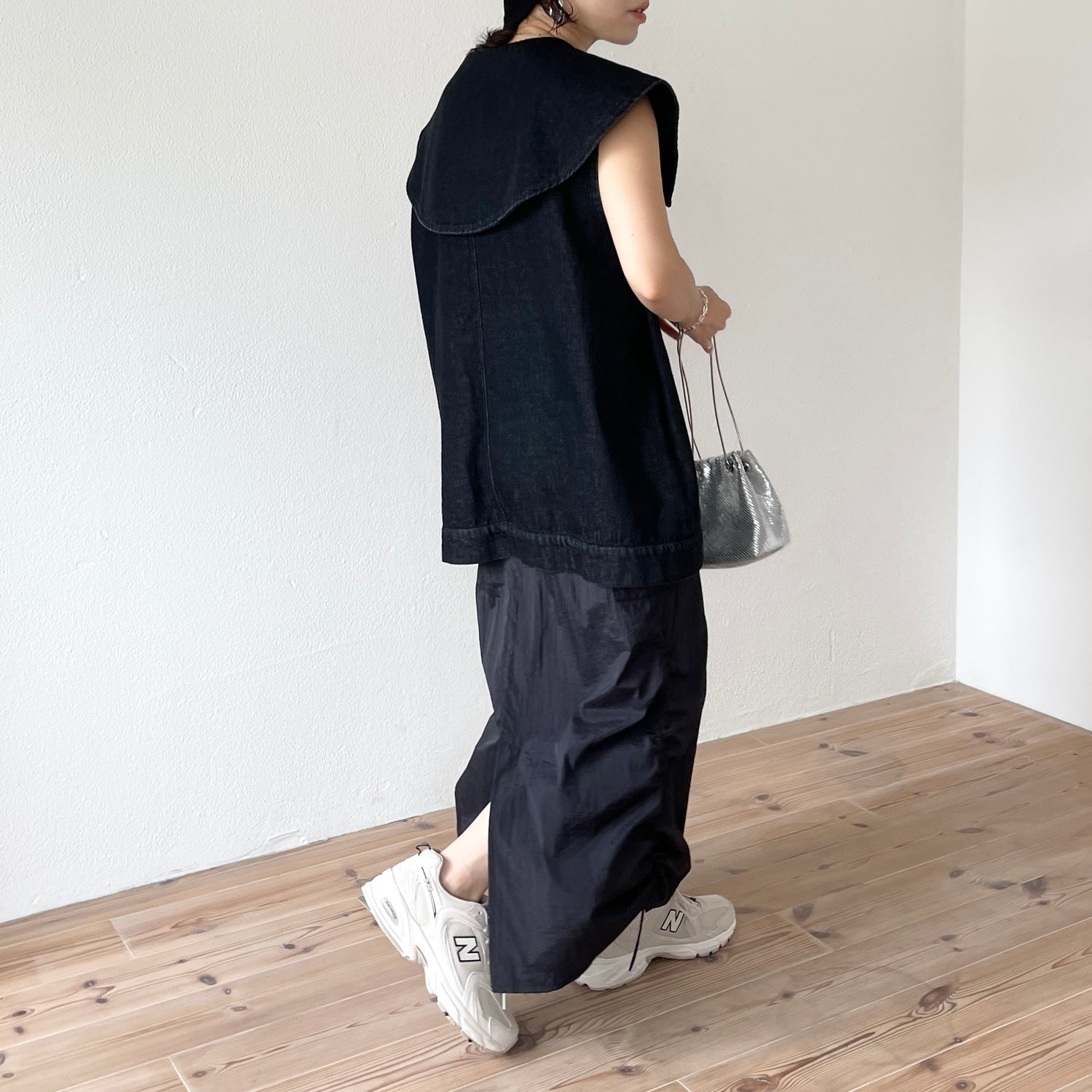 vintage like big collar denim vest / black