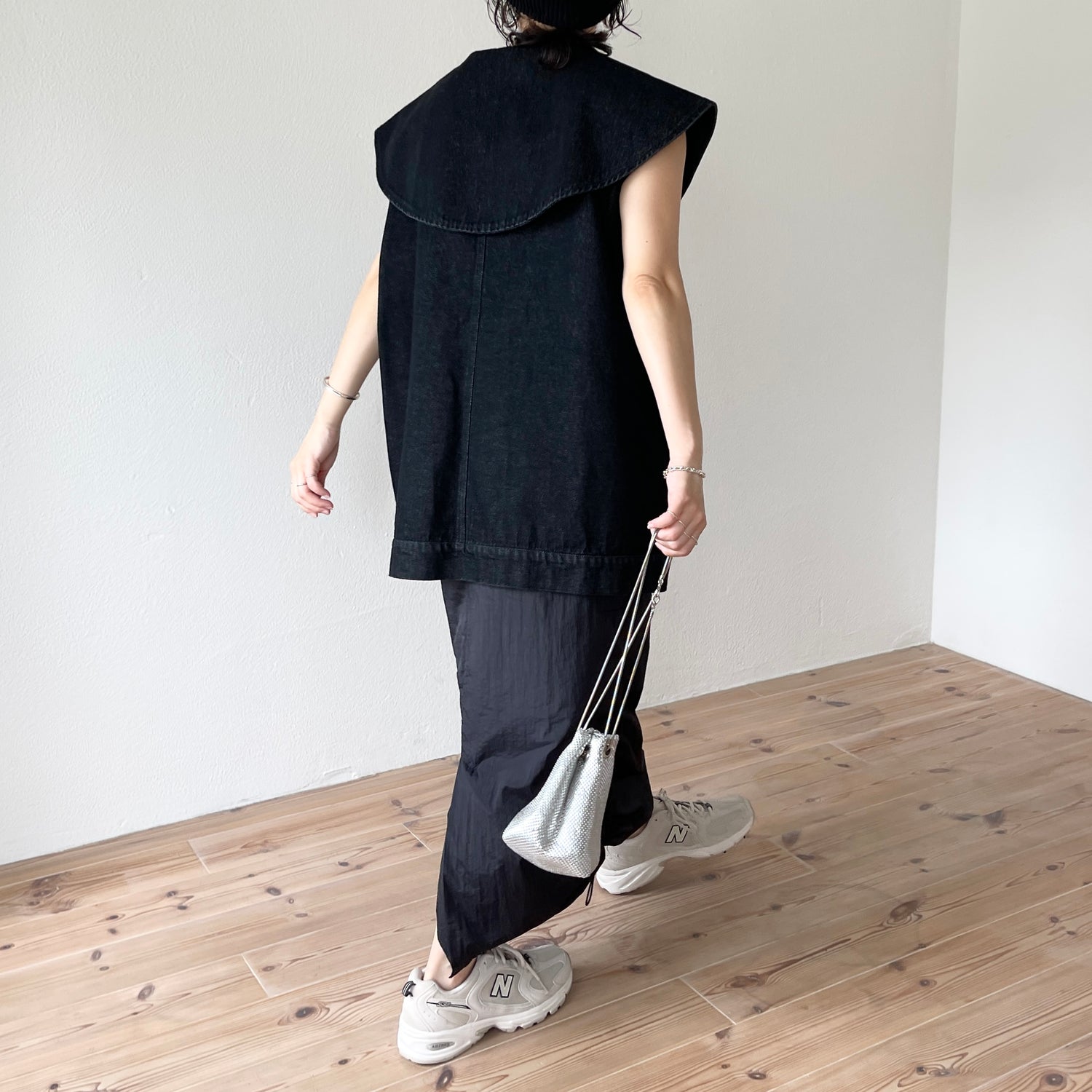 vintage like big collar denim vest / black