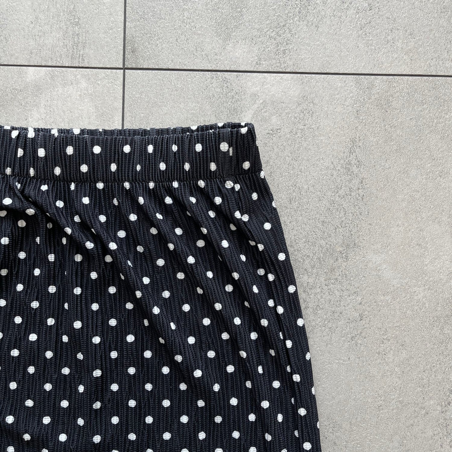 DOT SKIRT / black