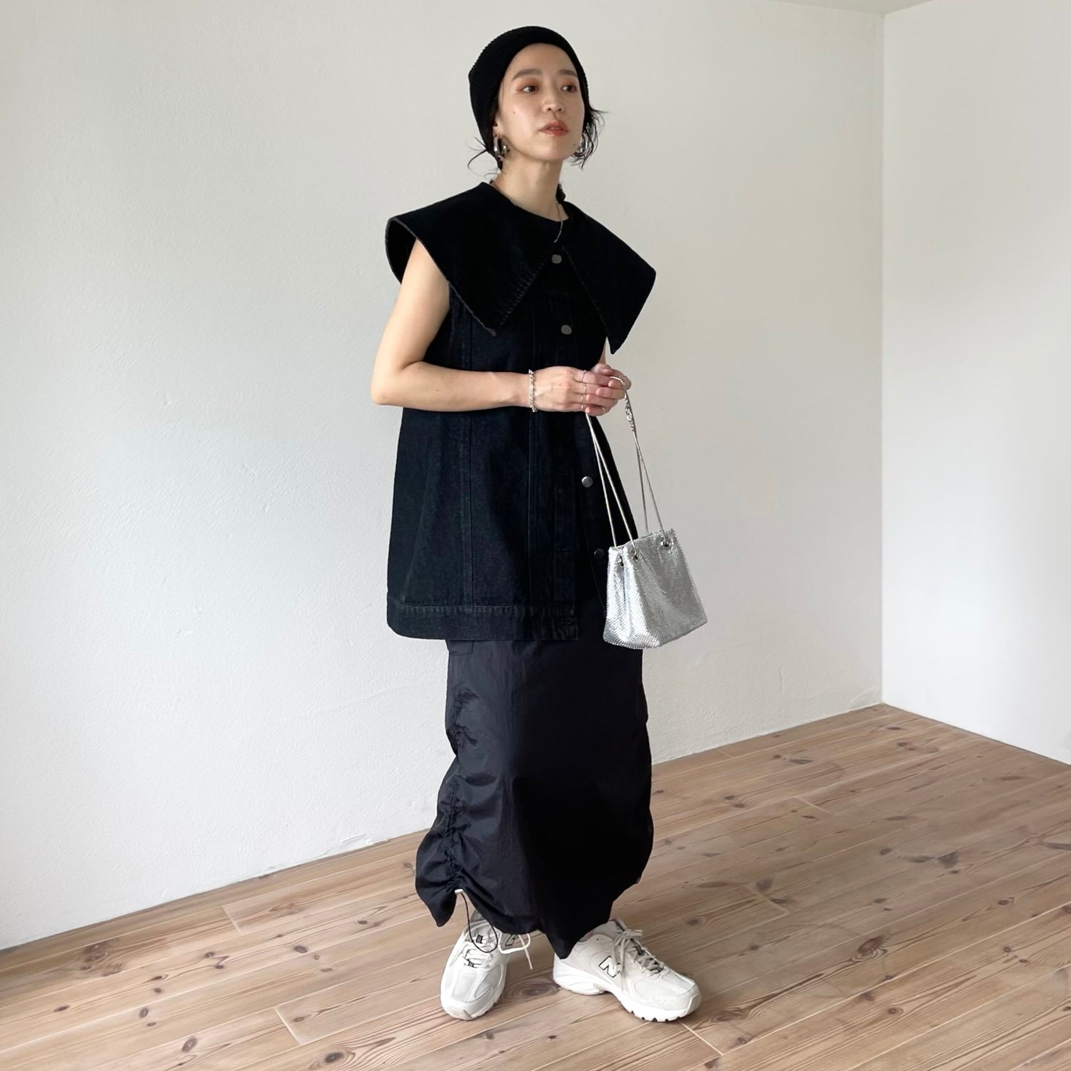 vintage like big collar denim vest / black