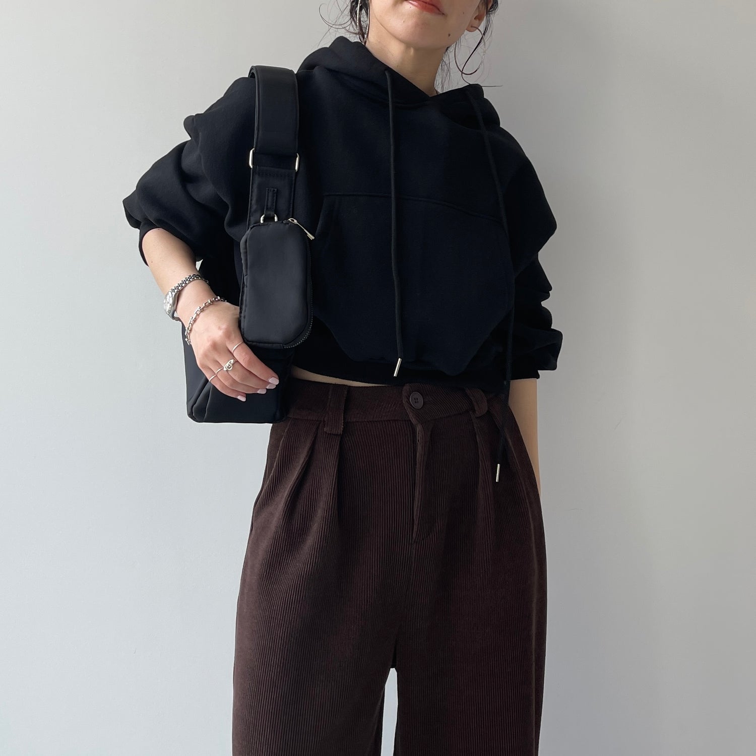 egg short hoodie / black