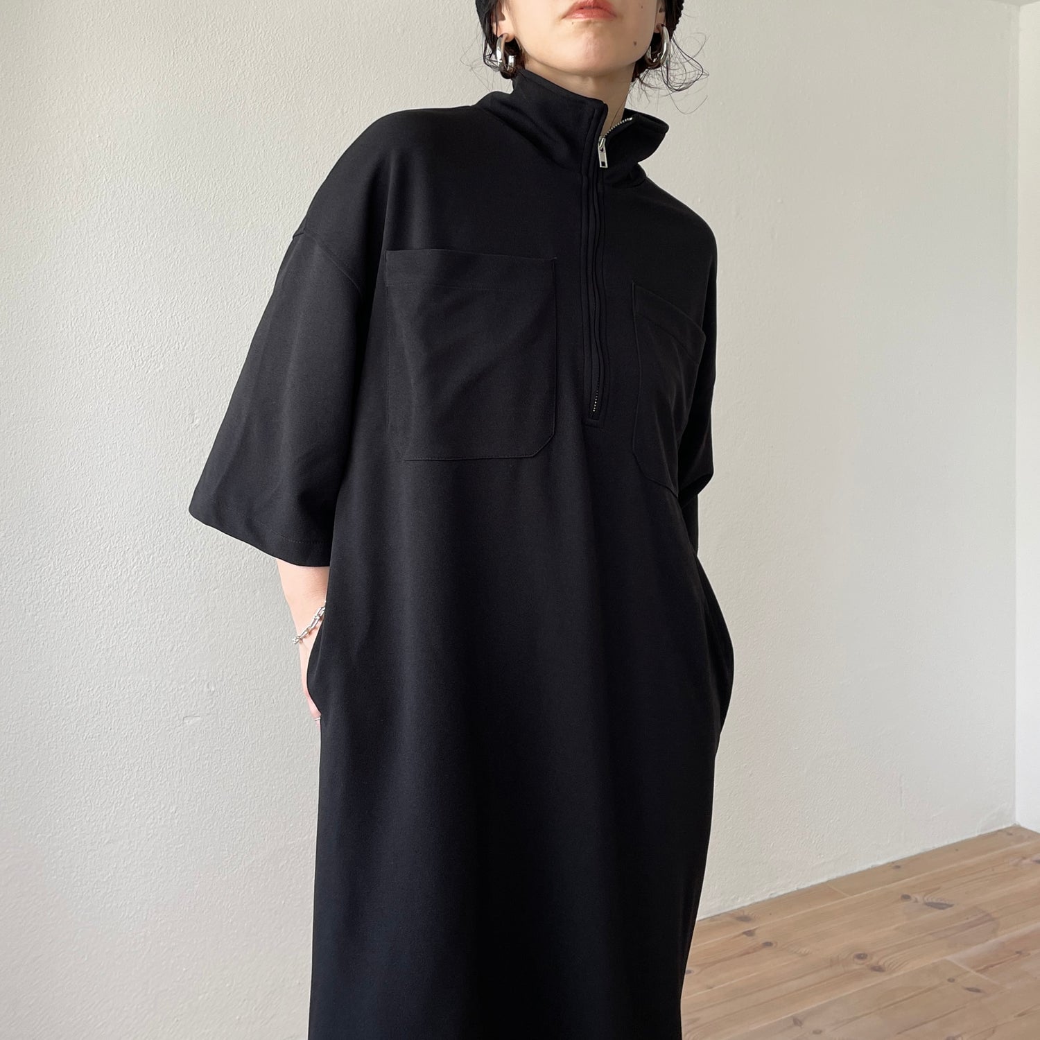 high neck half zip one piece / black