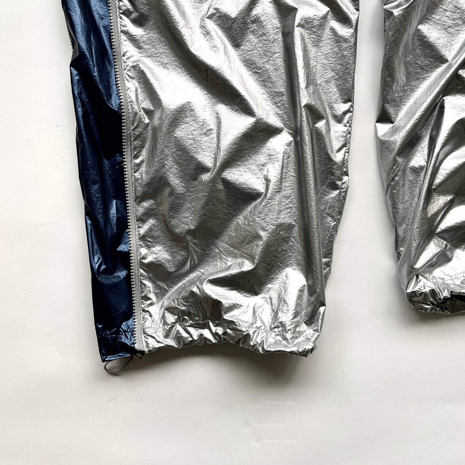 【SAMPLE】metallic side zip cargo / silver