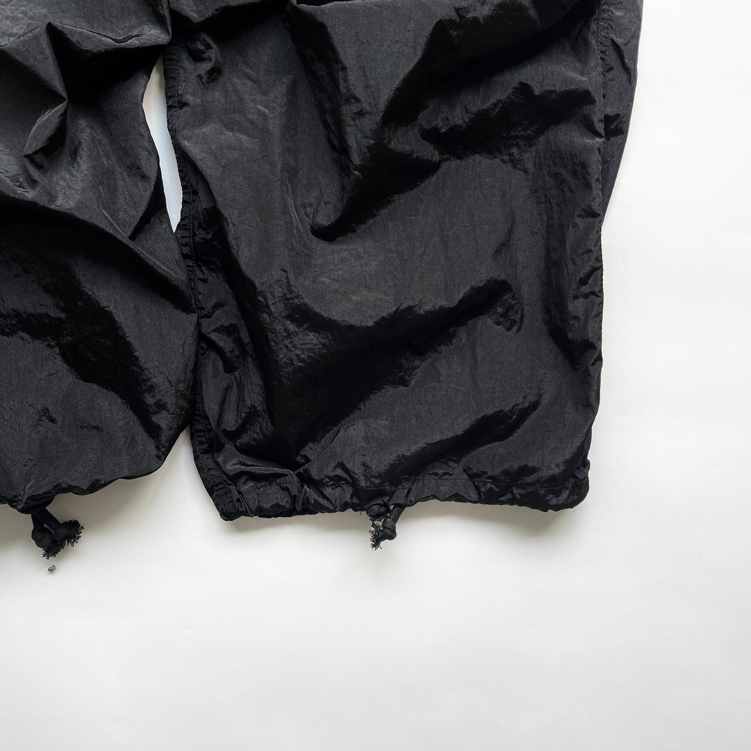 【SAMPLE】metallic nylon cargo / black