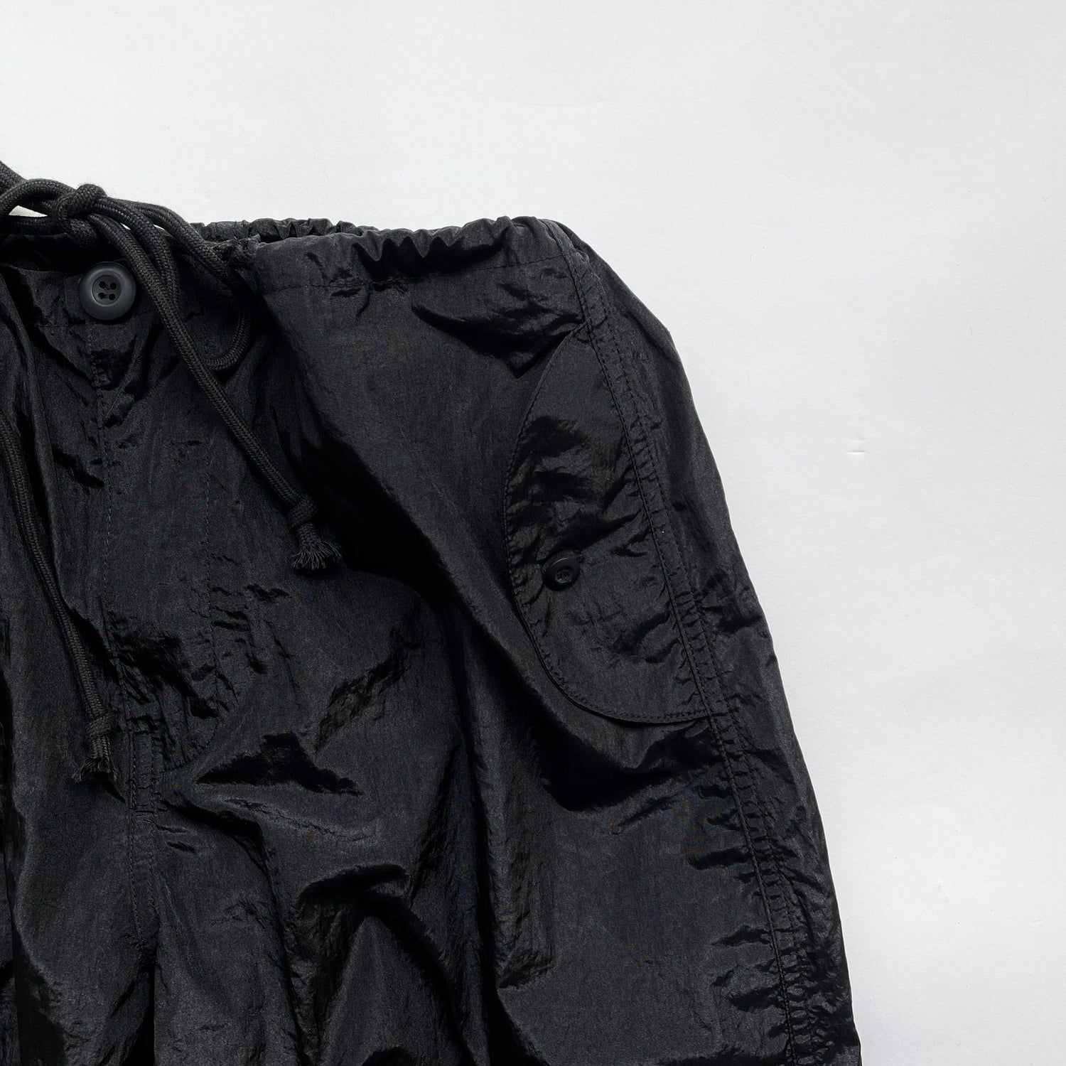 【SAMPLE】metallic nylon cargo / black