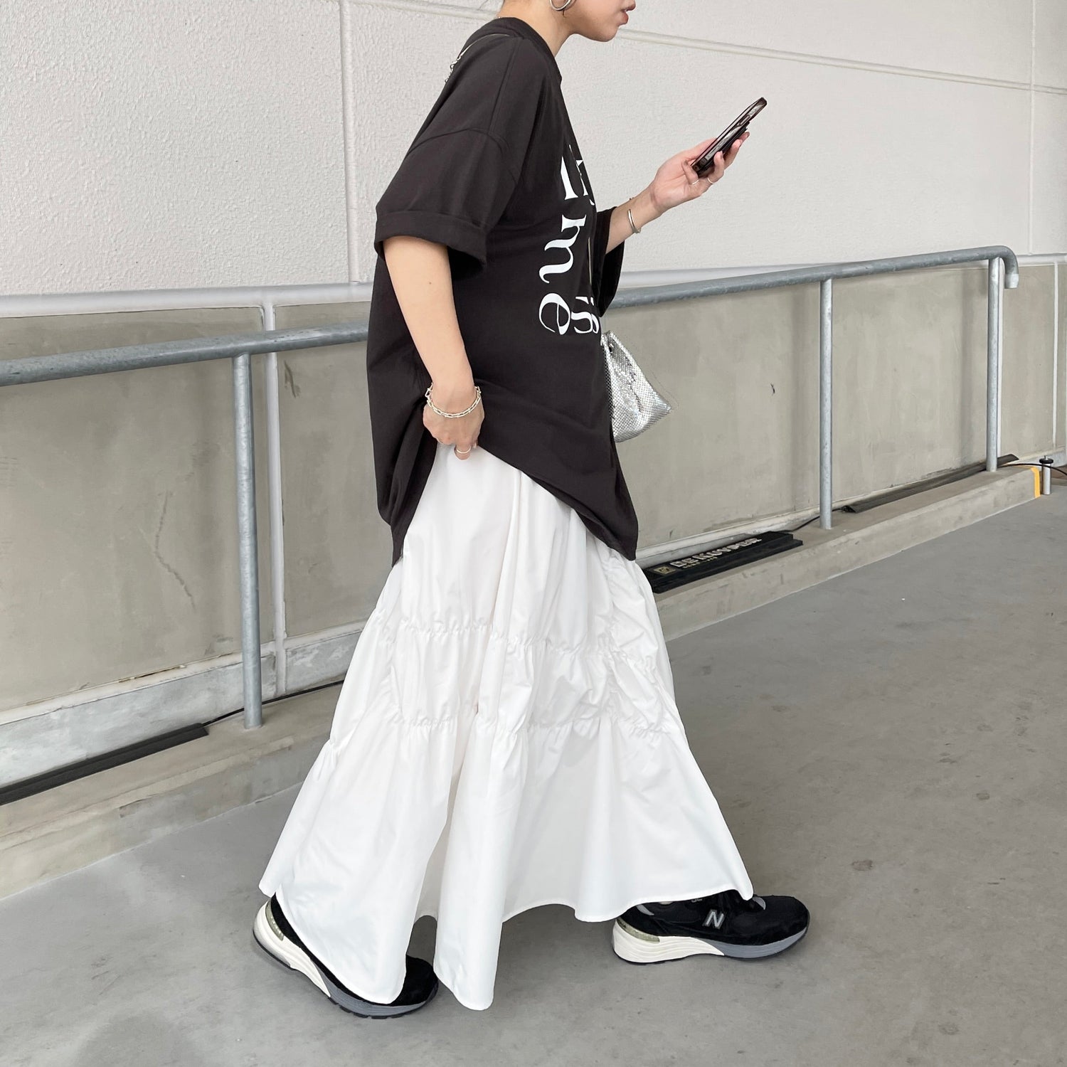 【SAMPLE】over size lettering tee / black