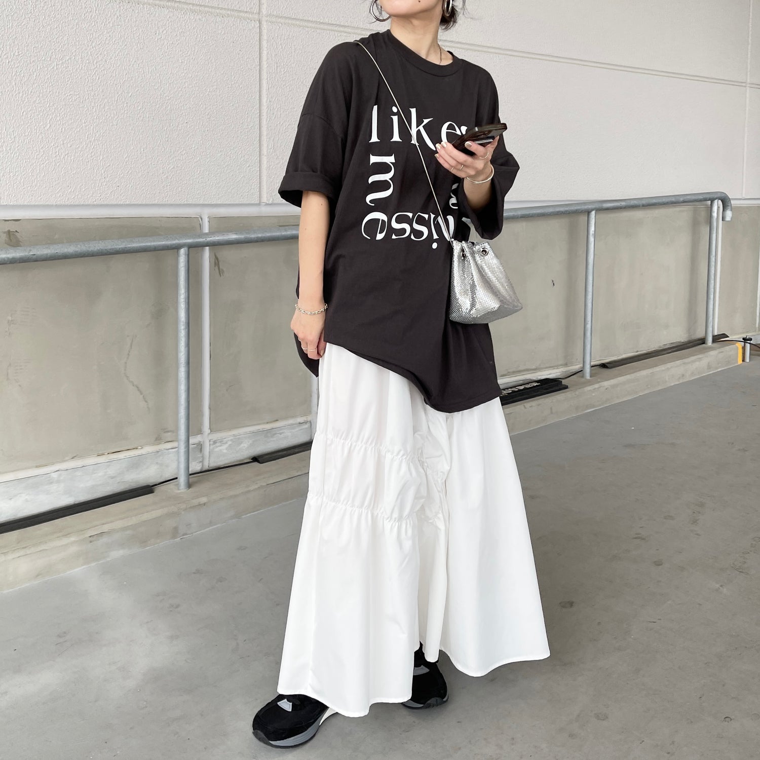 over size lettering tee / black