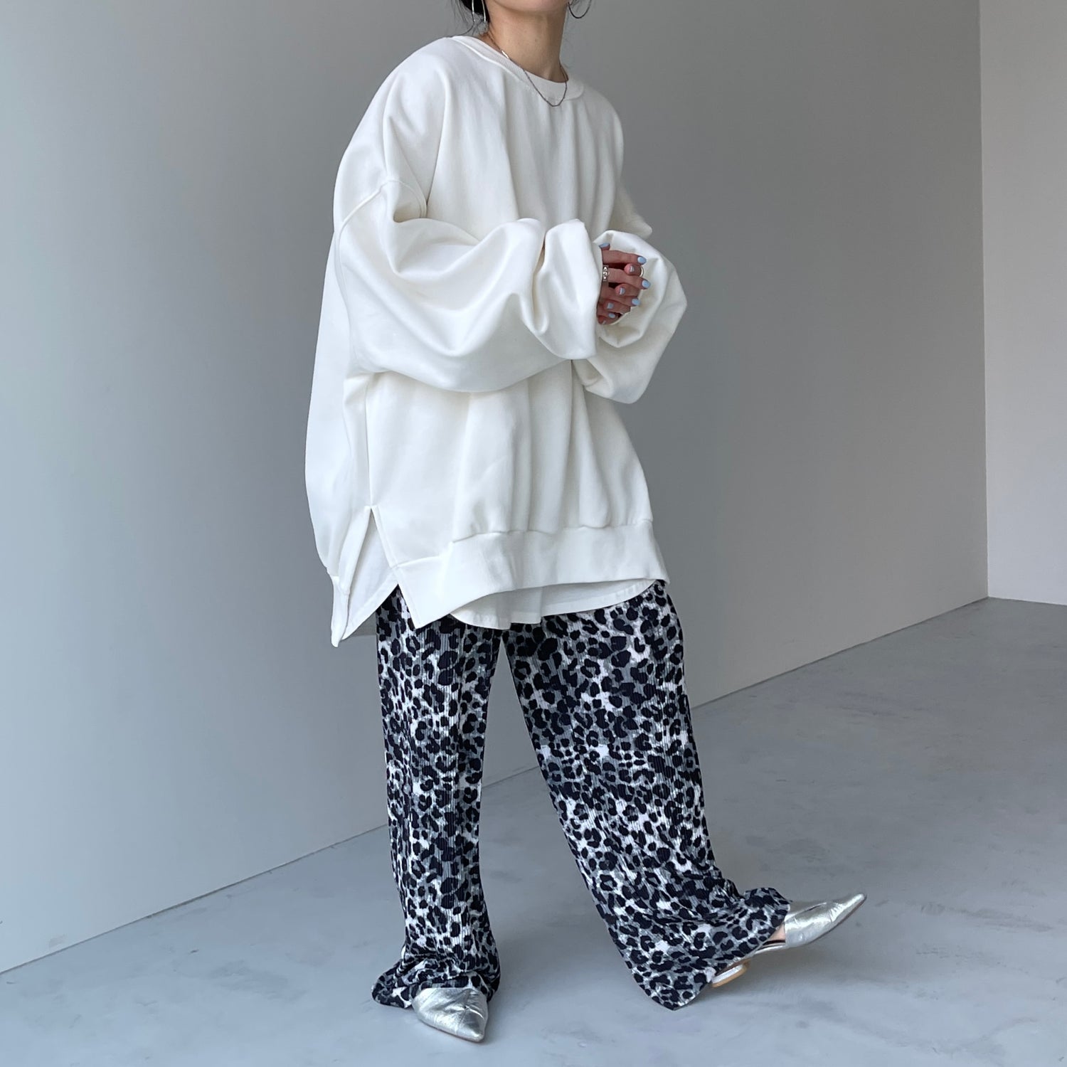 【SAMPLE】OSUMITSUKI sweat / white