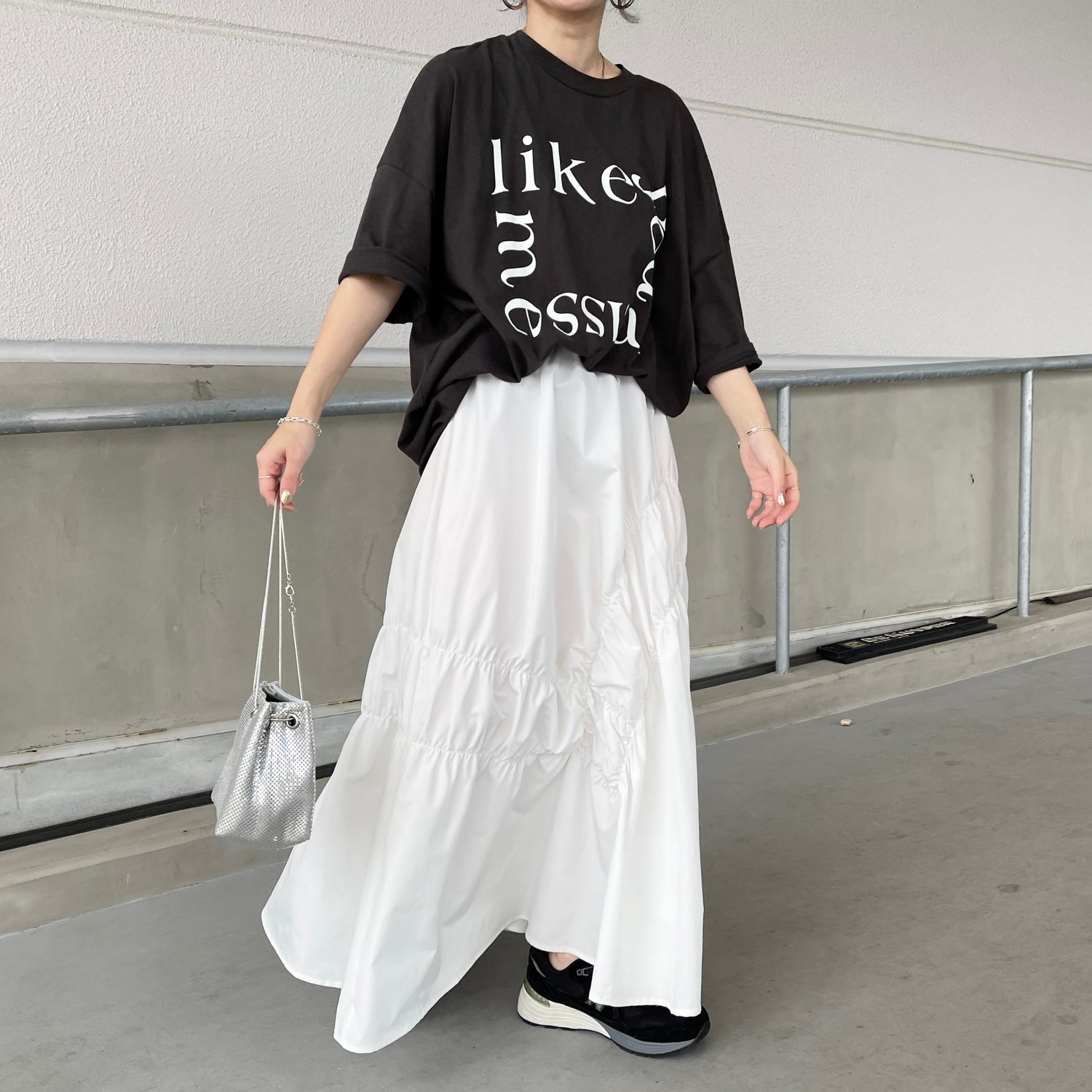 【SAMPLE】over size lettering tee / black
