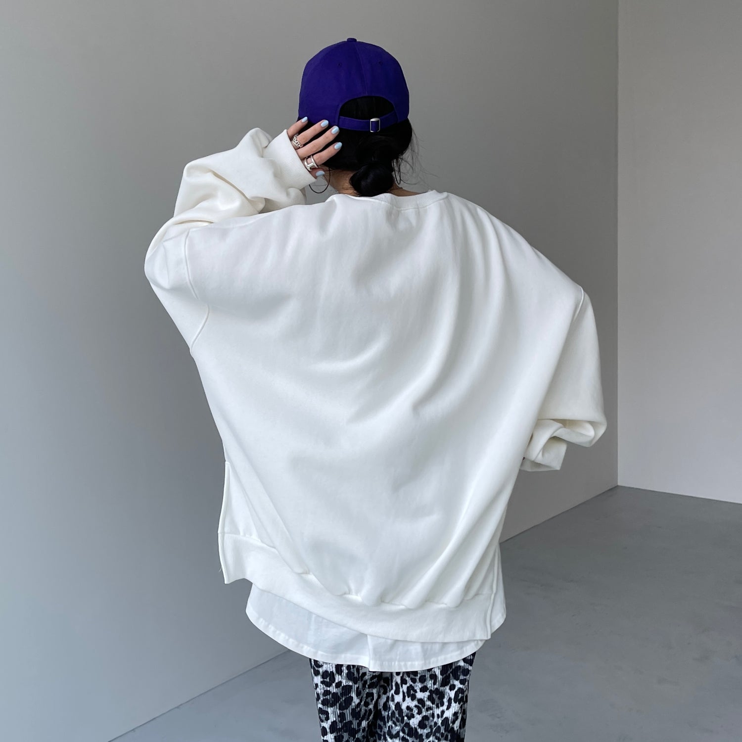 【SAMPLE】OSUMITSUKI sweat / white