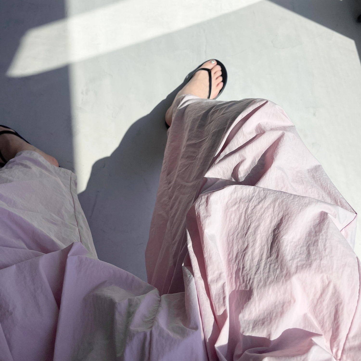 gather cocoon nylon pants / pink