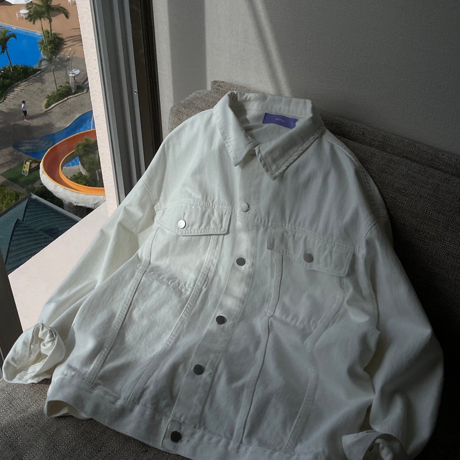 perfect silhouette buddy denim jacket / ivory