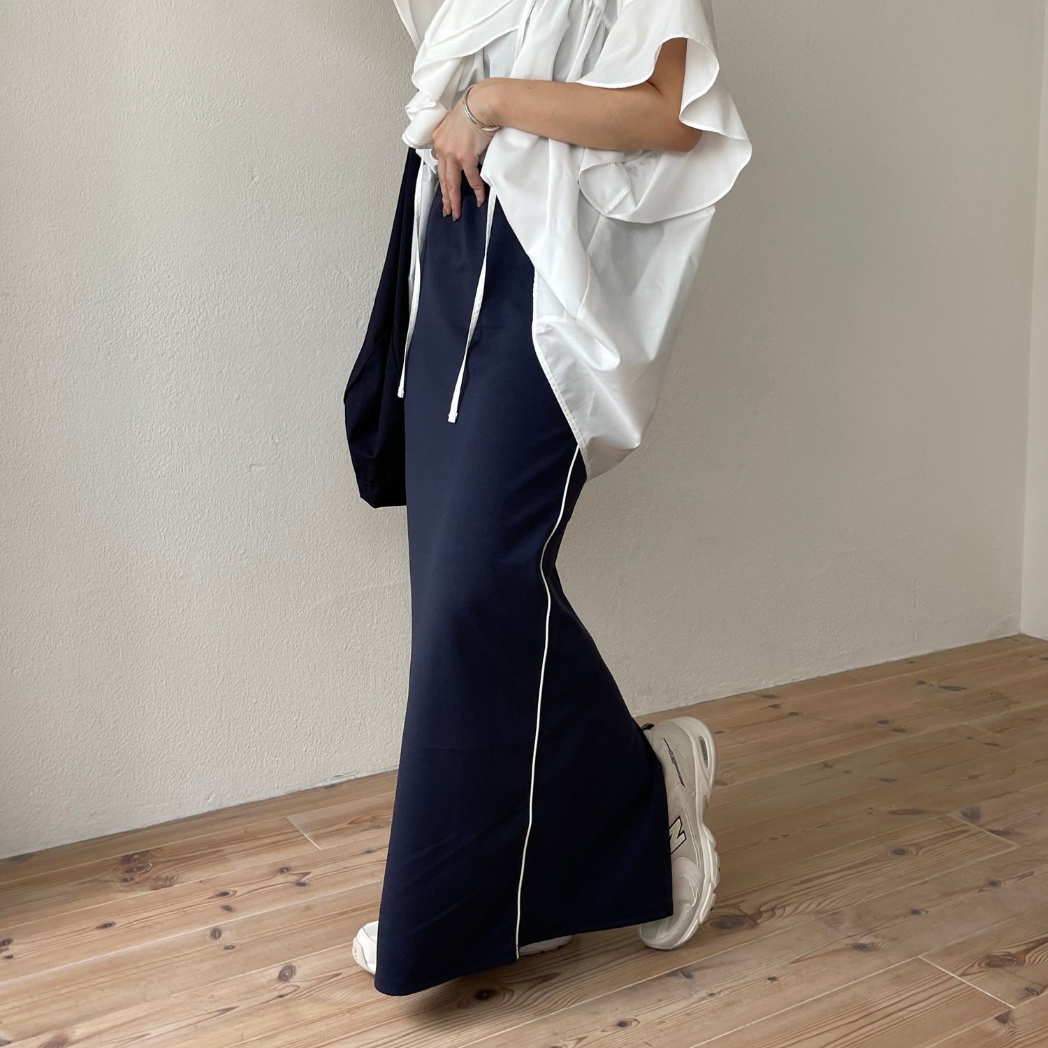 【SAMPLE】side line stretch skirt / navy