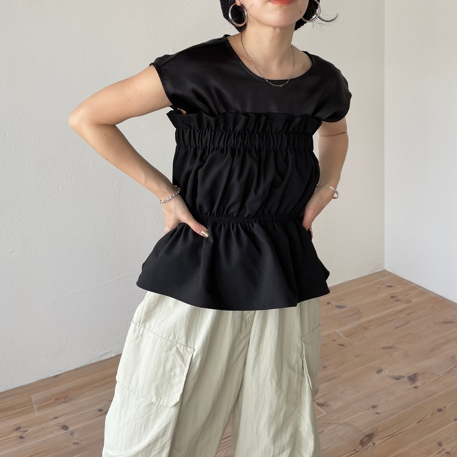 plus one nylon bustier / black (シャカシャカナイロン素材)