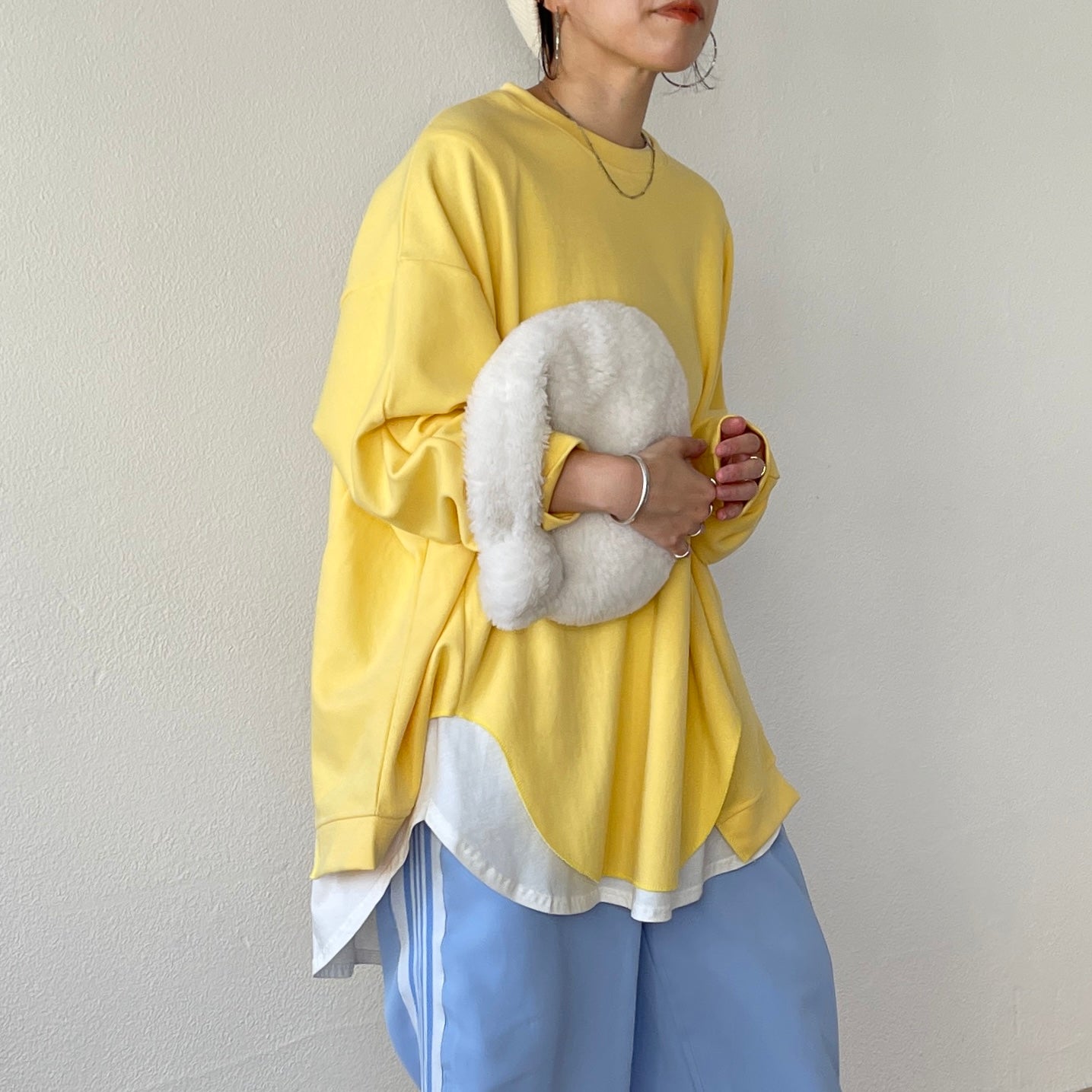 asymmetry design sweat / milky yellow