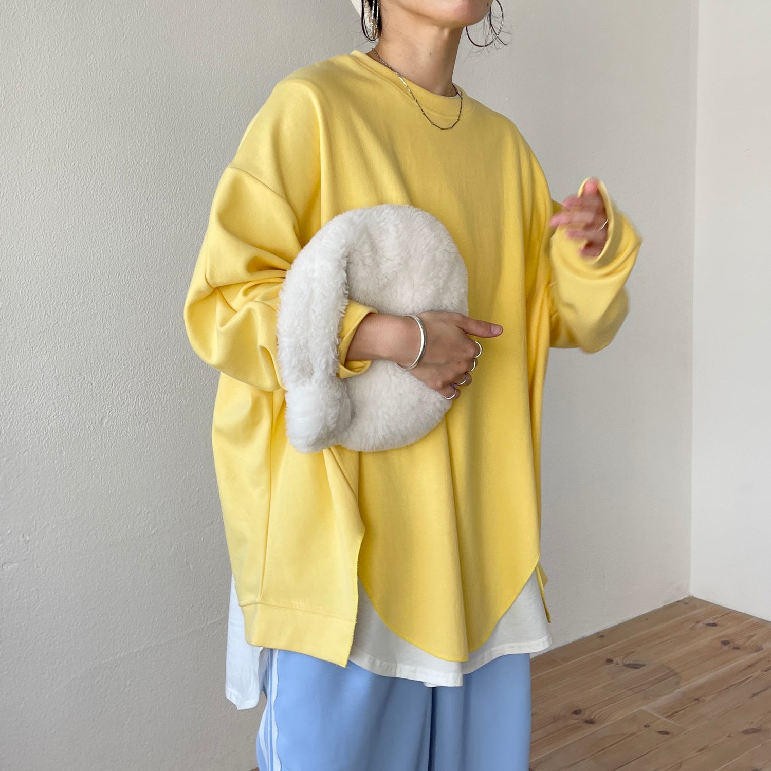 asymmetry design sweat / milky yellow