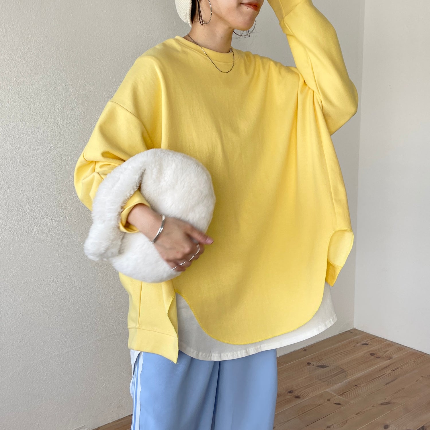 asymmetry design sweat / milky yellow