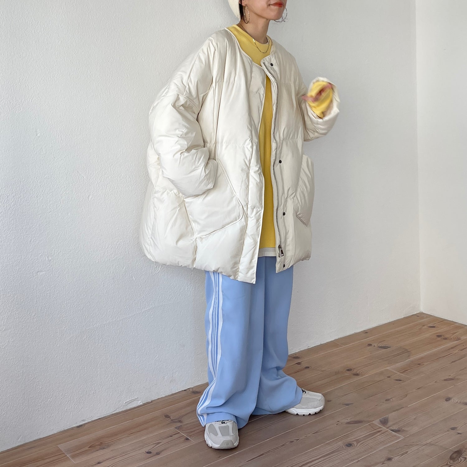 asymmetry design sweat / milky yellow