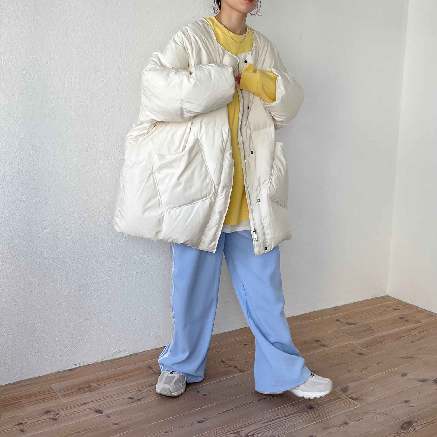 asymmetry design sweat / milky yellow