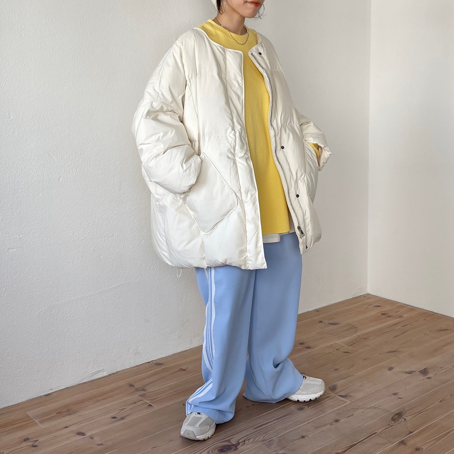 asymmetry design sweat / milky yellow