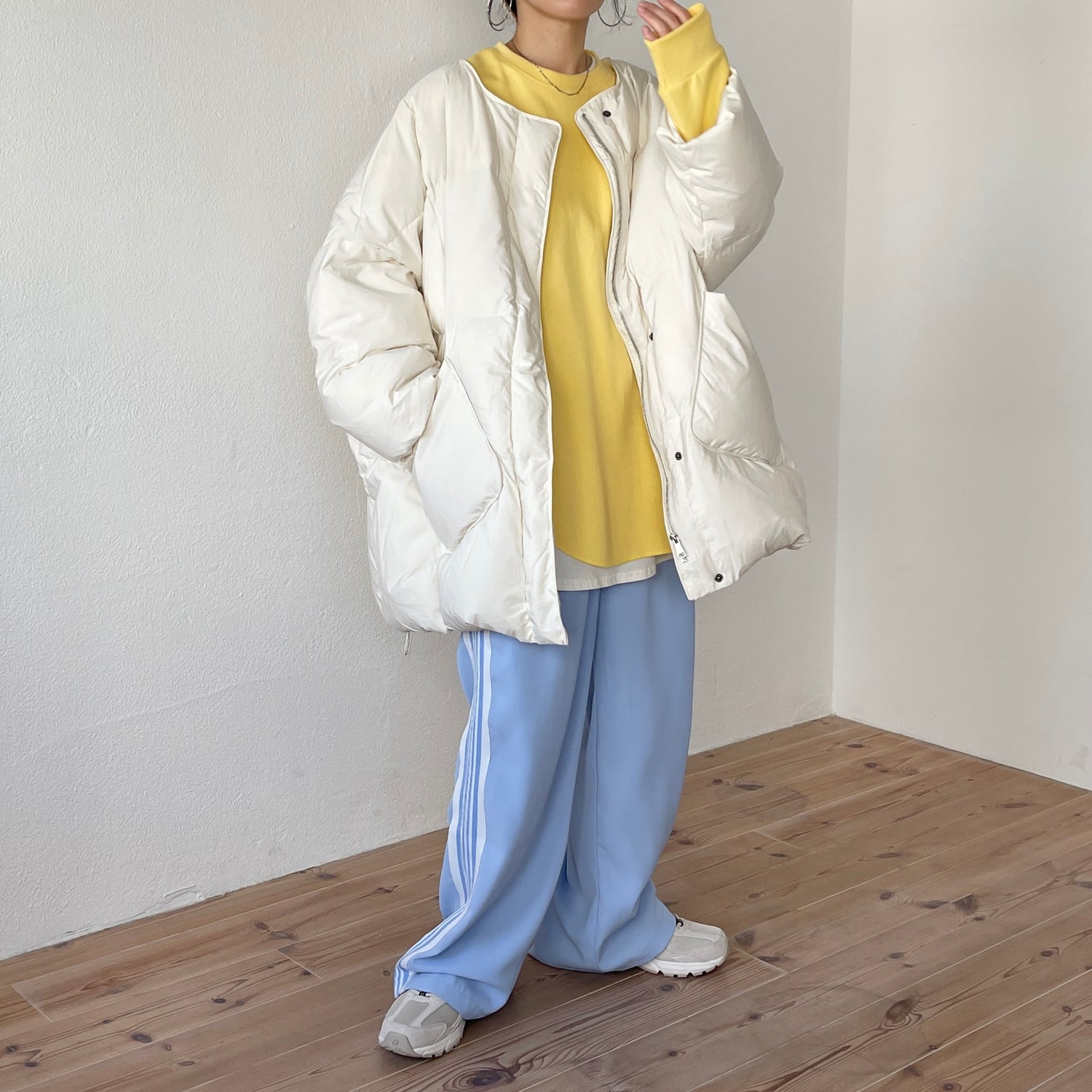asymmetry design sweat / milky yellow