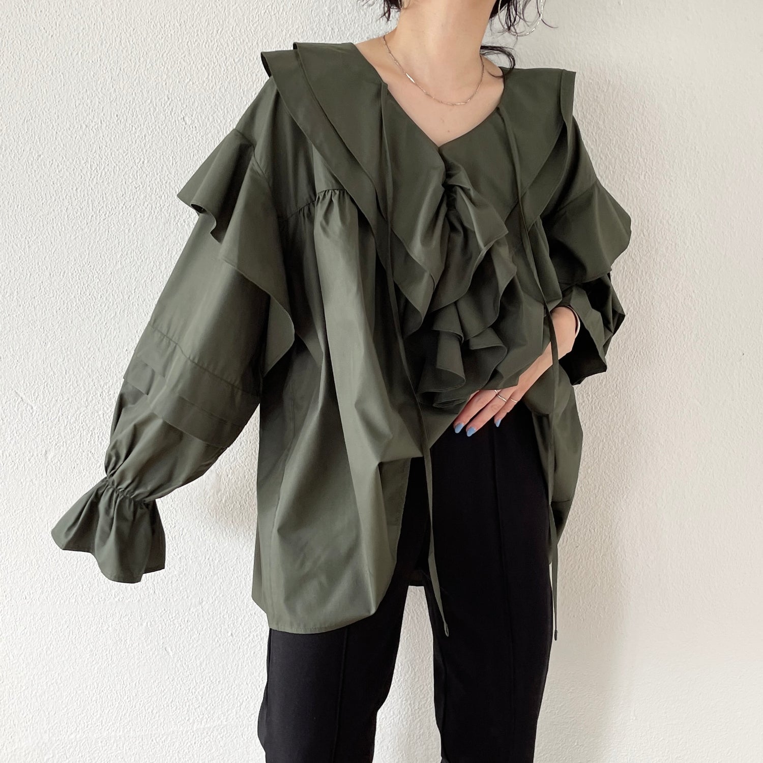 big collar frill blouse / khaki