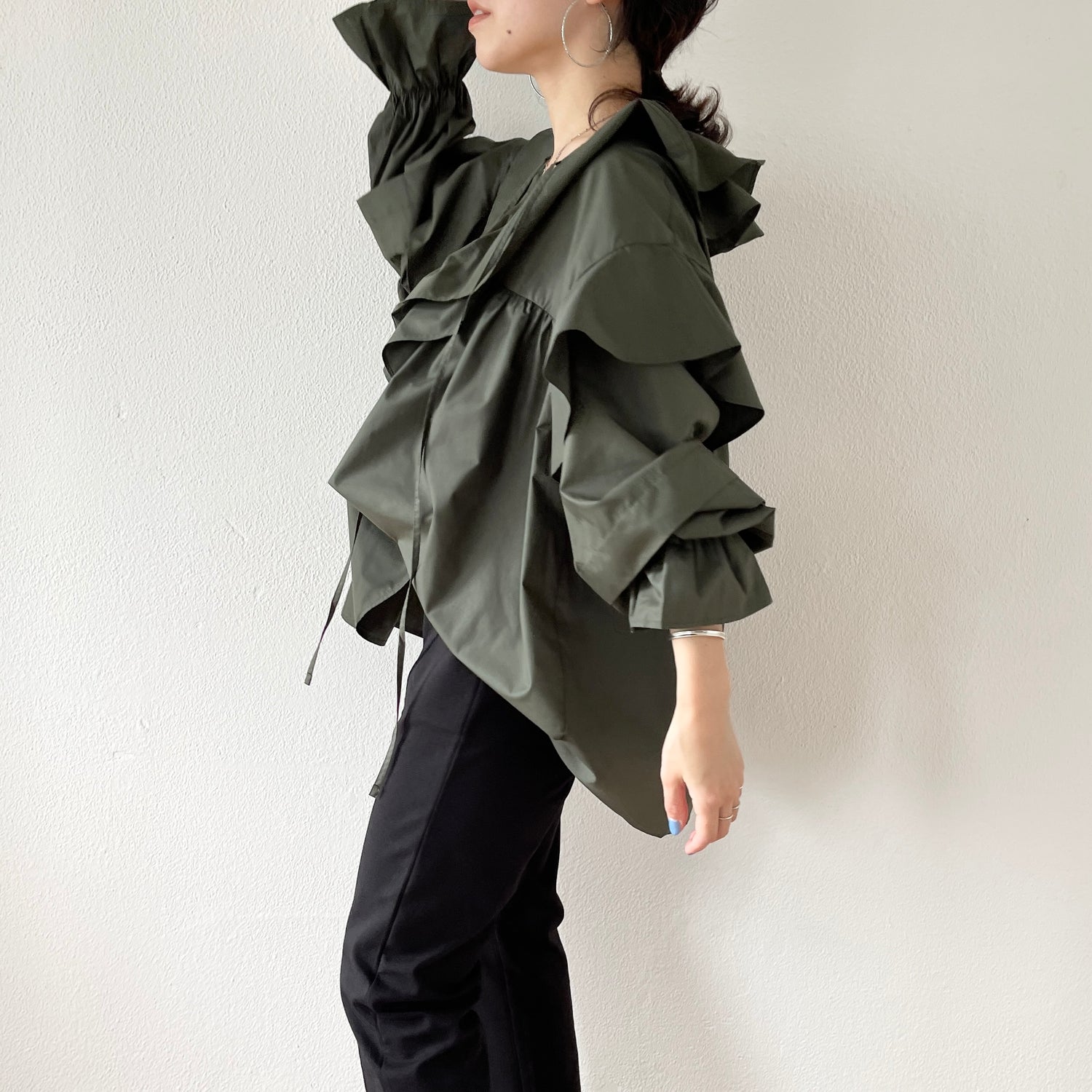 big collar frill blouse / khaki