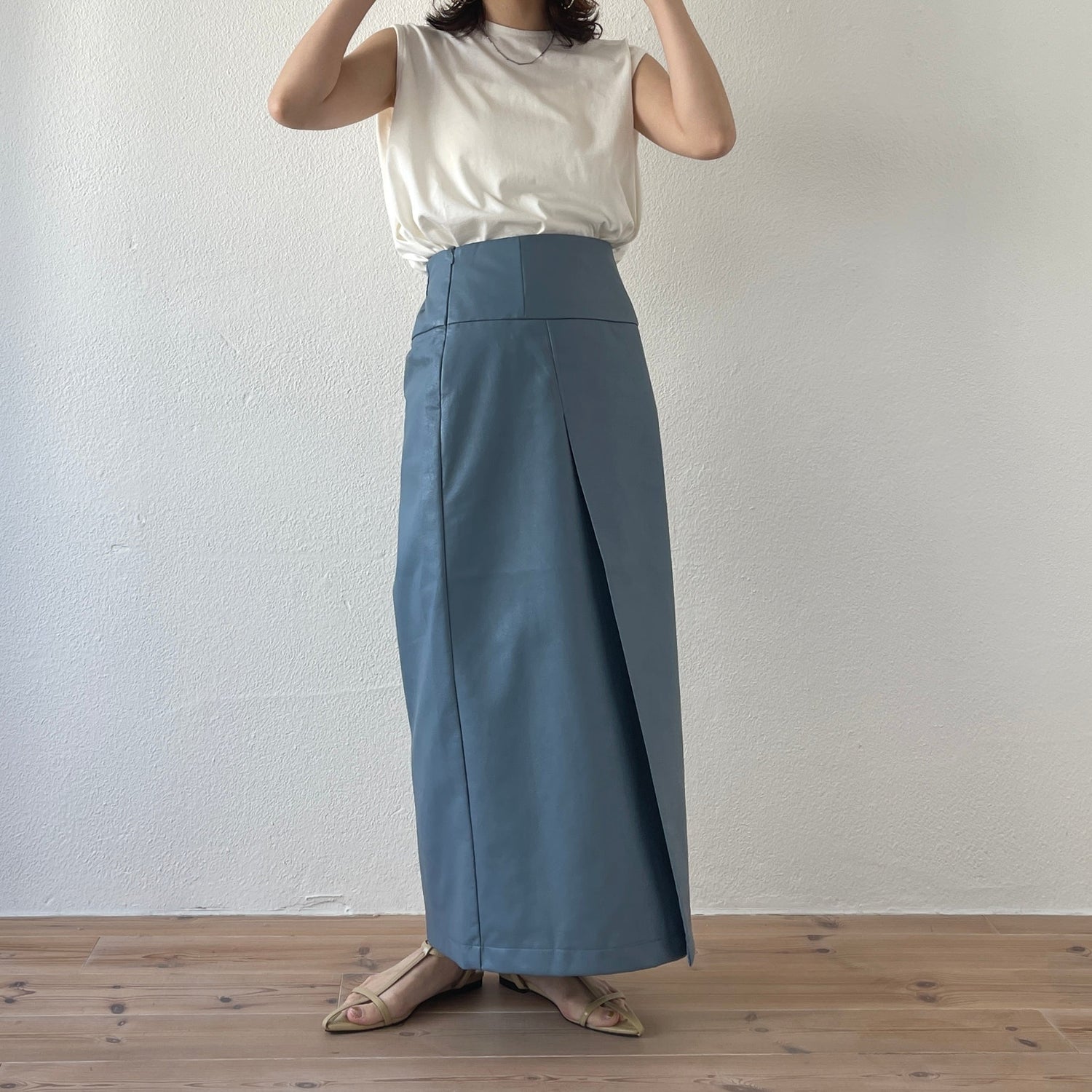 【SAMPLE】eco leather wrap skirt / sky blue