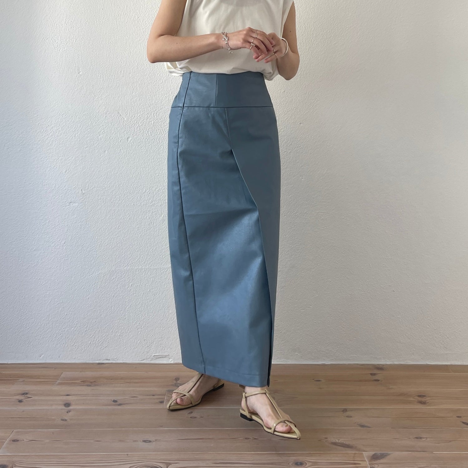 【SAMPLE】eco leather wrap skirt / sky blue