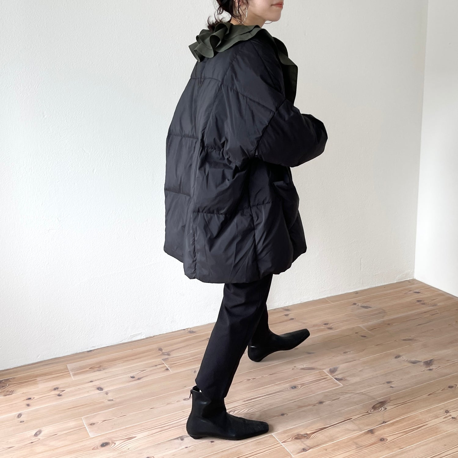 big collar frill blouse / khaki
