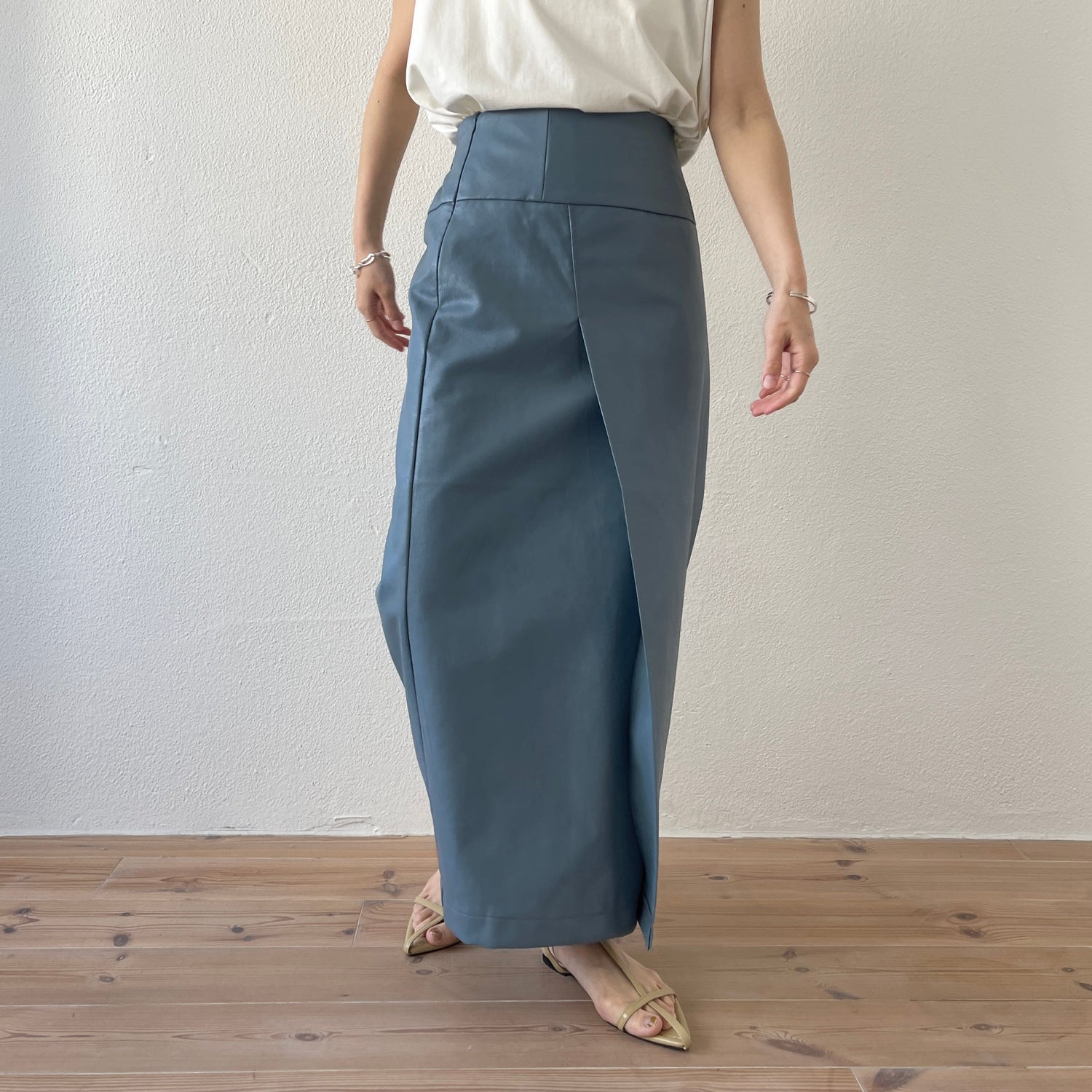 【SAMPLE】eco leather wrap skirt / sky blue