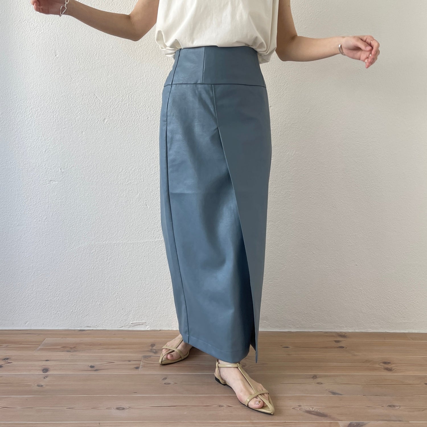 【SAMPLE】eco leather wrap skirt / sky blue