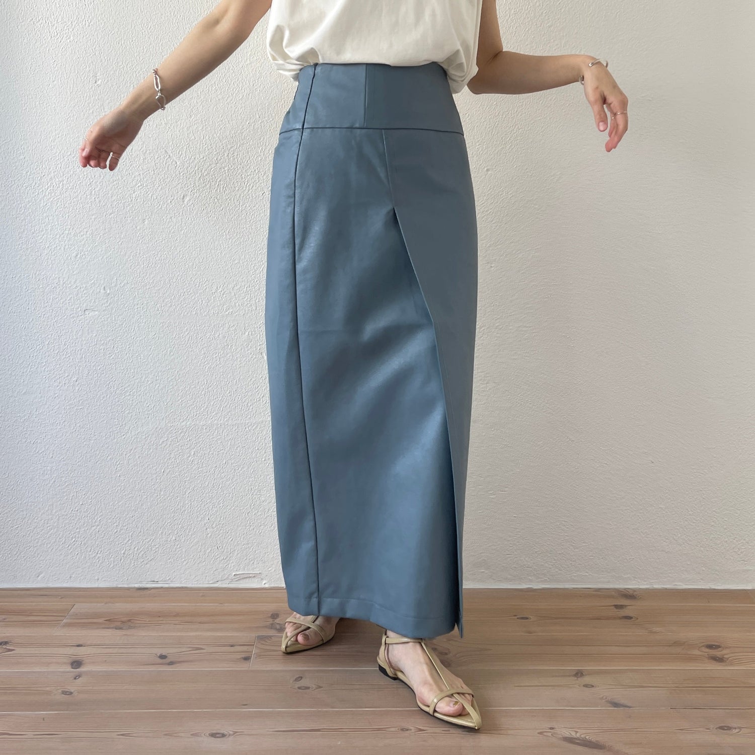 【SAMPLE】eco leather wrap skirt / sky blue