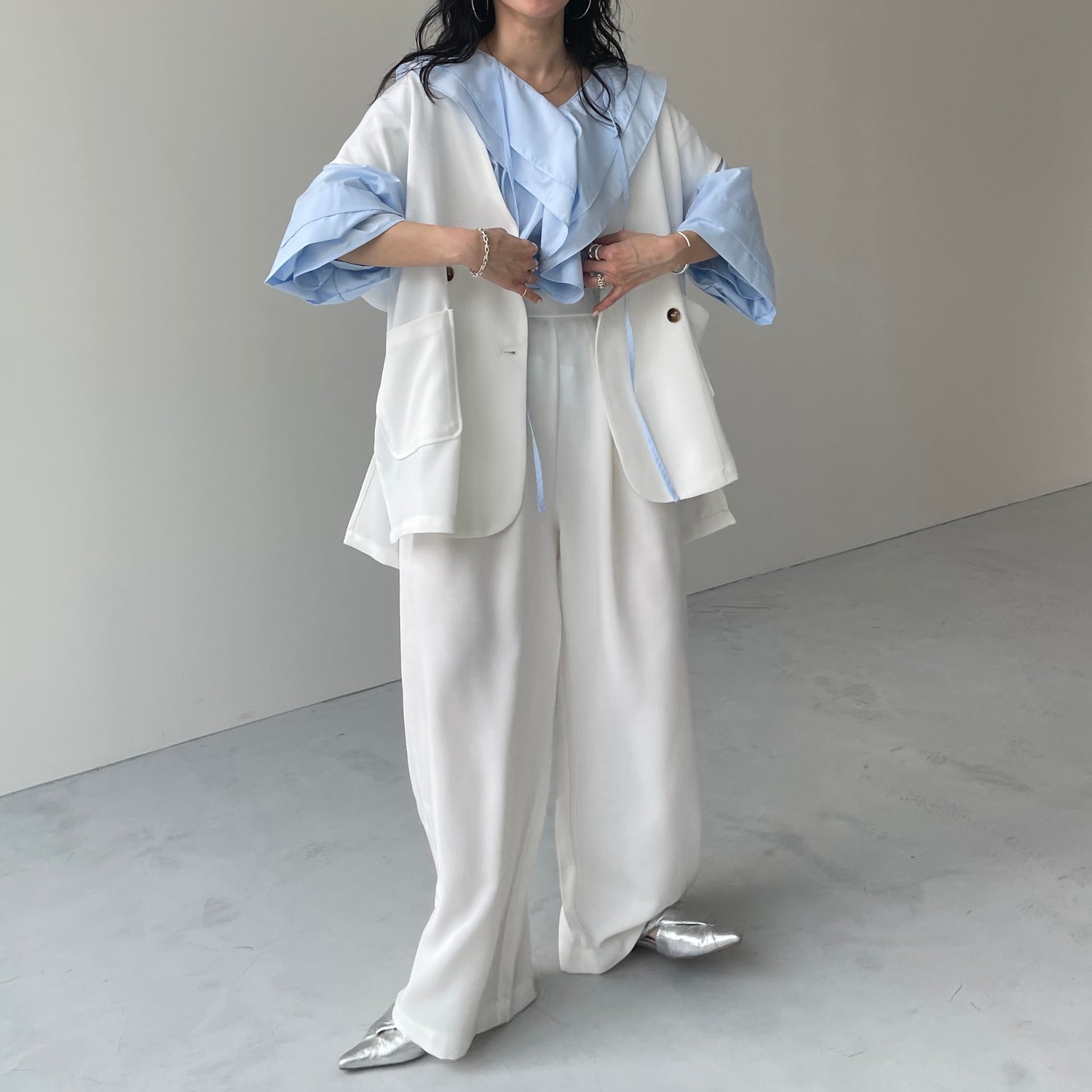 big collar frill blouse / light blue