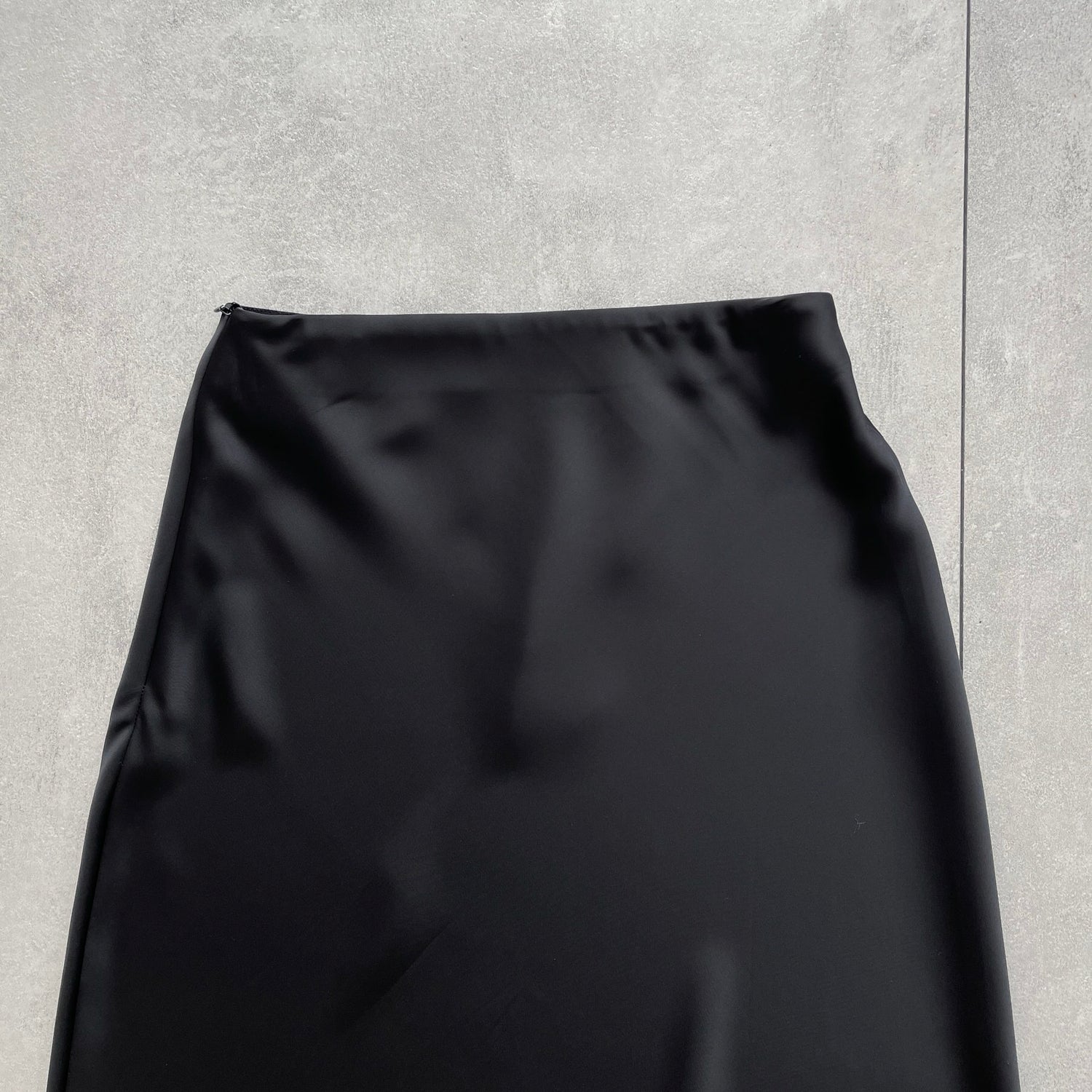 style up relax satin flare skirt / black