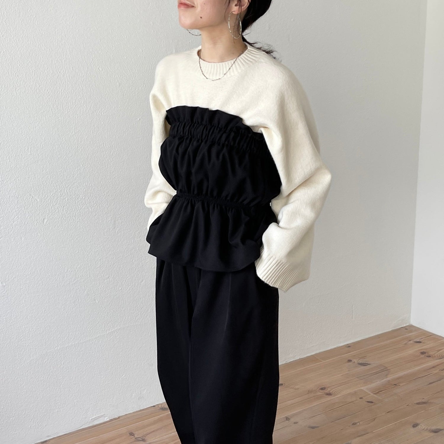 plus one nylon bustier / black (シャカシャカナイロン素材)